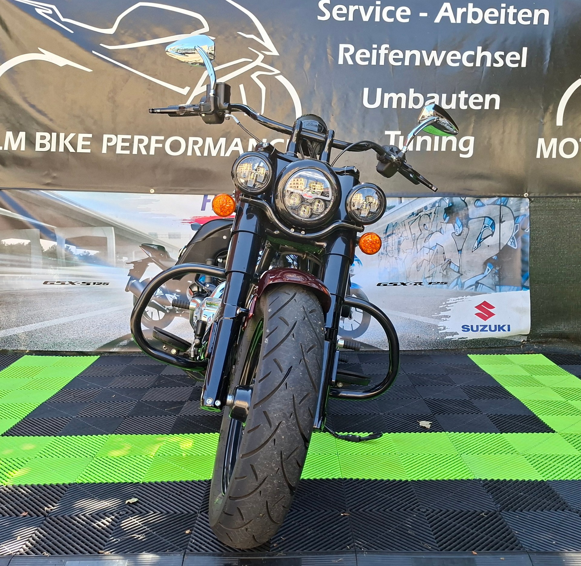 INDIAN Super Chief Limited-showroom-element-2