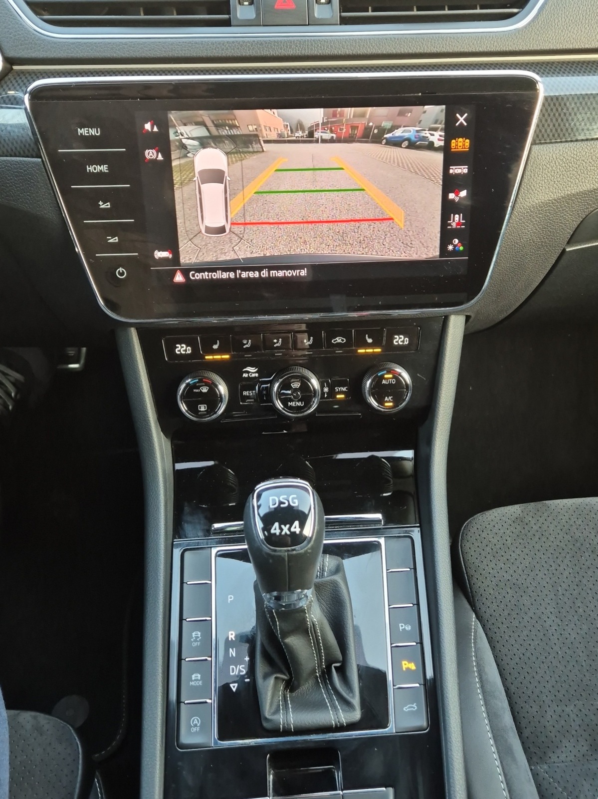 SKODA Superb Combi 2.0 TDi SportLine+ 4x4 DSG-image-10