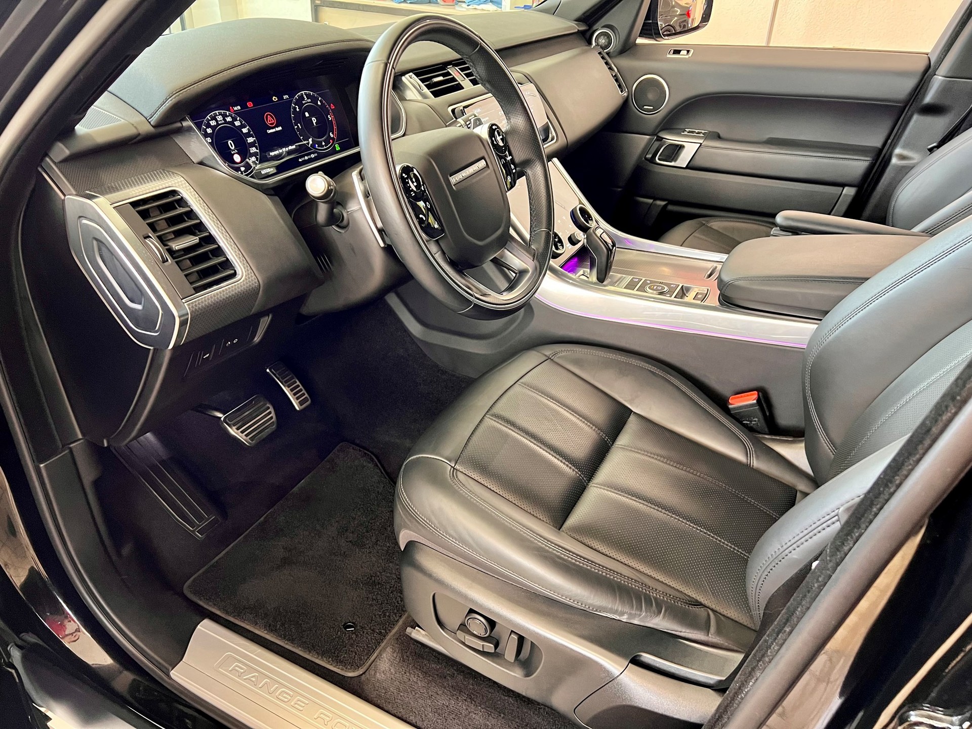 LAND ROVER 3.0 SDV6 HSE-image-2