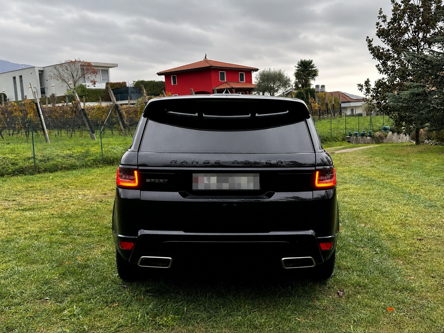 LAND ROVER 3.0 SDV6 HSE-image-1