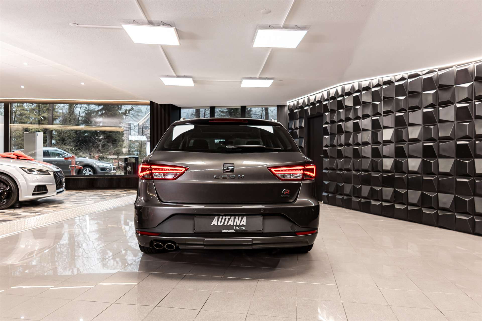 SEAT Leon ST 2.0 TDI FR Line 4Drive-image-4