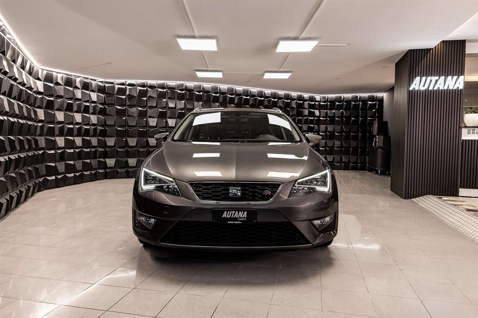 SEAT Leon ST 2.0 TDI FR Line 4Drive-image-3