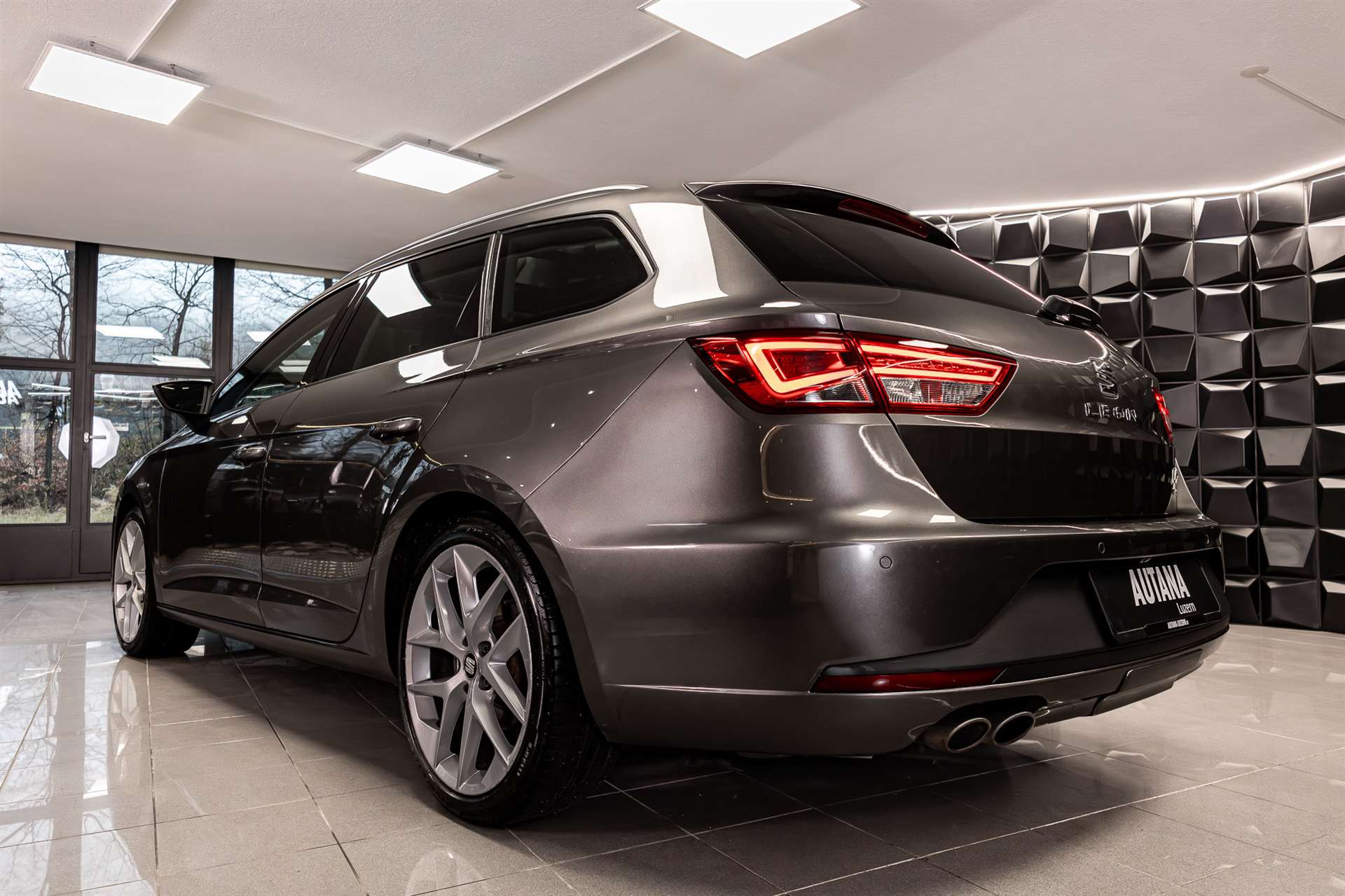 SEAT Leon ST 2.0 TDI FR Line 4Drive-image-29