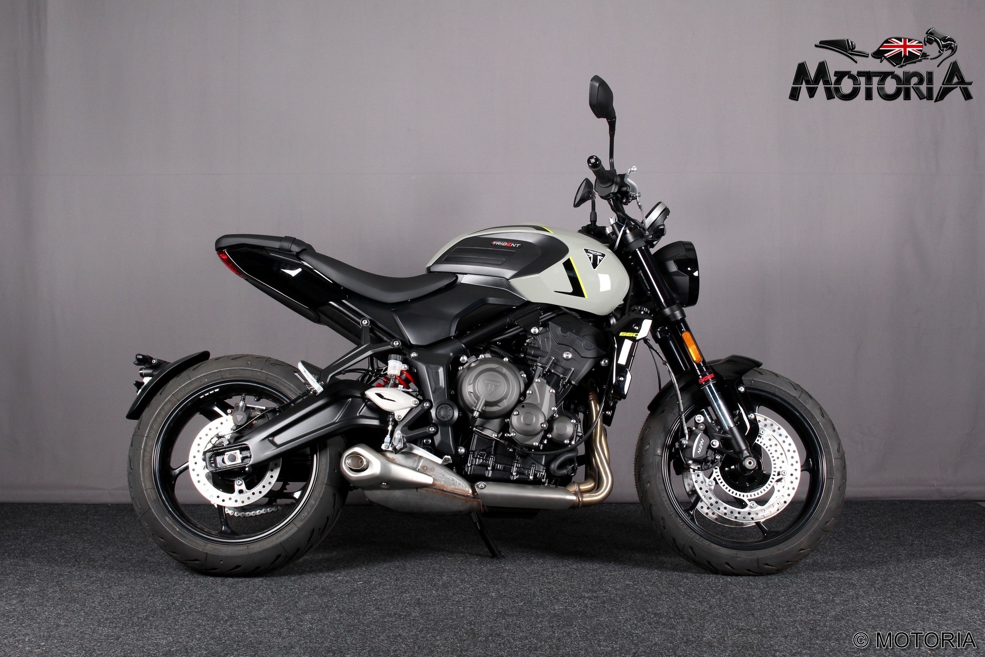 TRIUMPH Trident 660-showroom-element-1