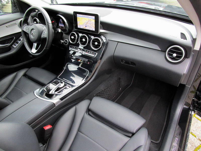 MERCEDES-BENZ C 400 Avantgarde 4Matic 7G-Tronic-image-11