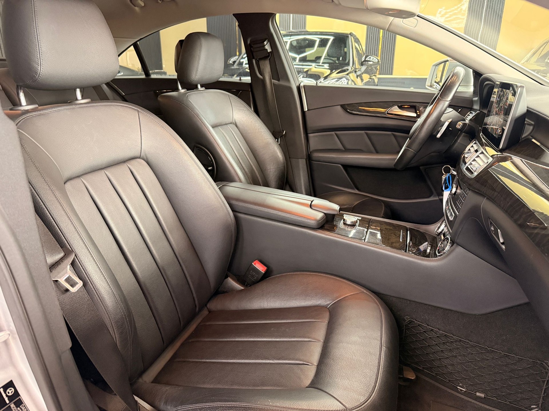MERCEDES-BENZ CLS 400 7G-Tronic-image-11