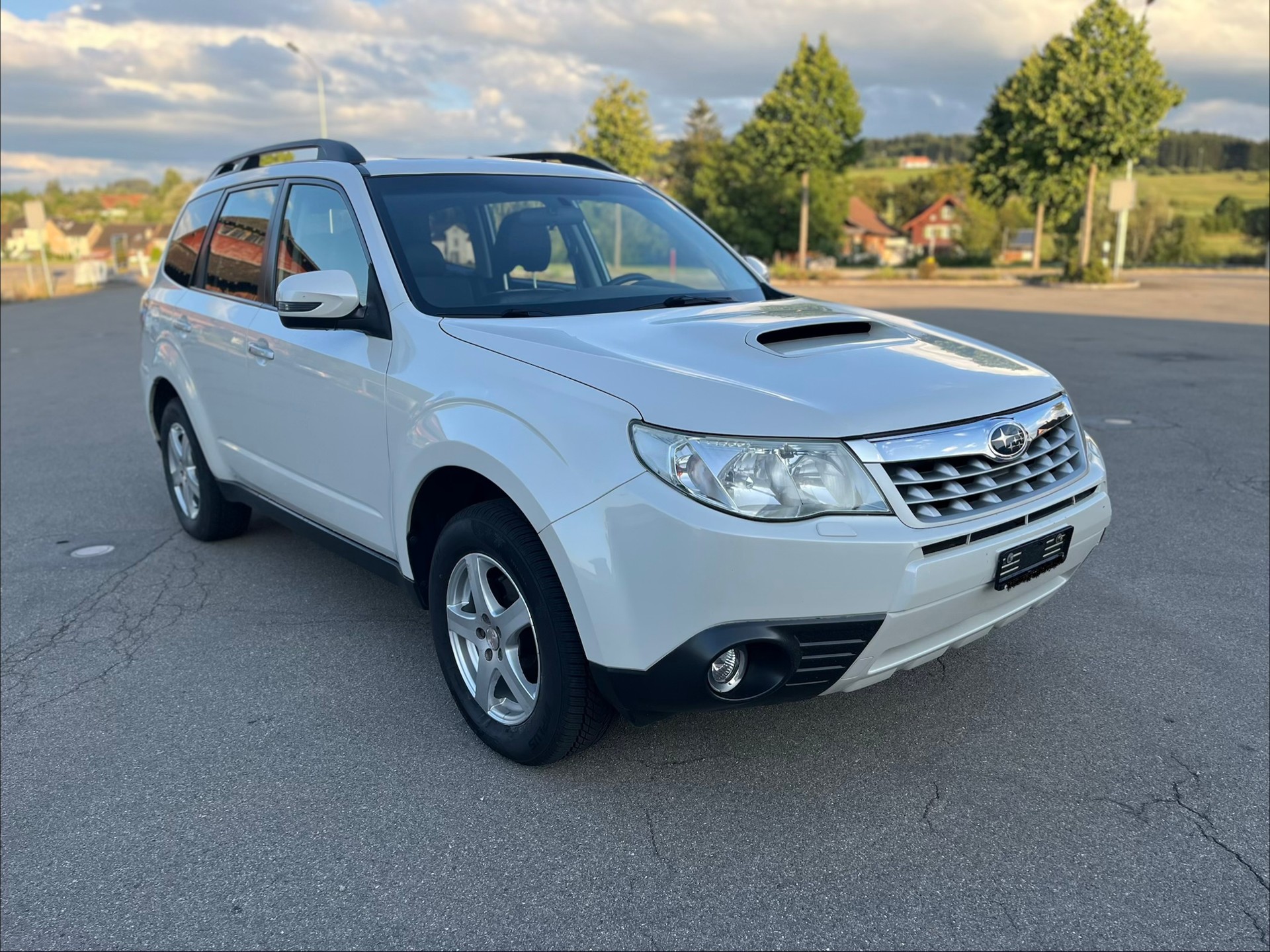 SUBARU Erste Hand Diesel mit Leder Sitz Jg.2013-image-0