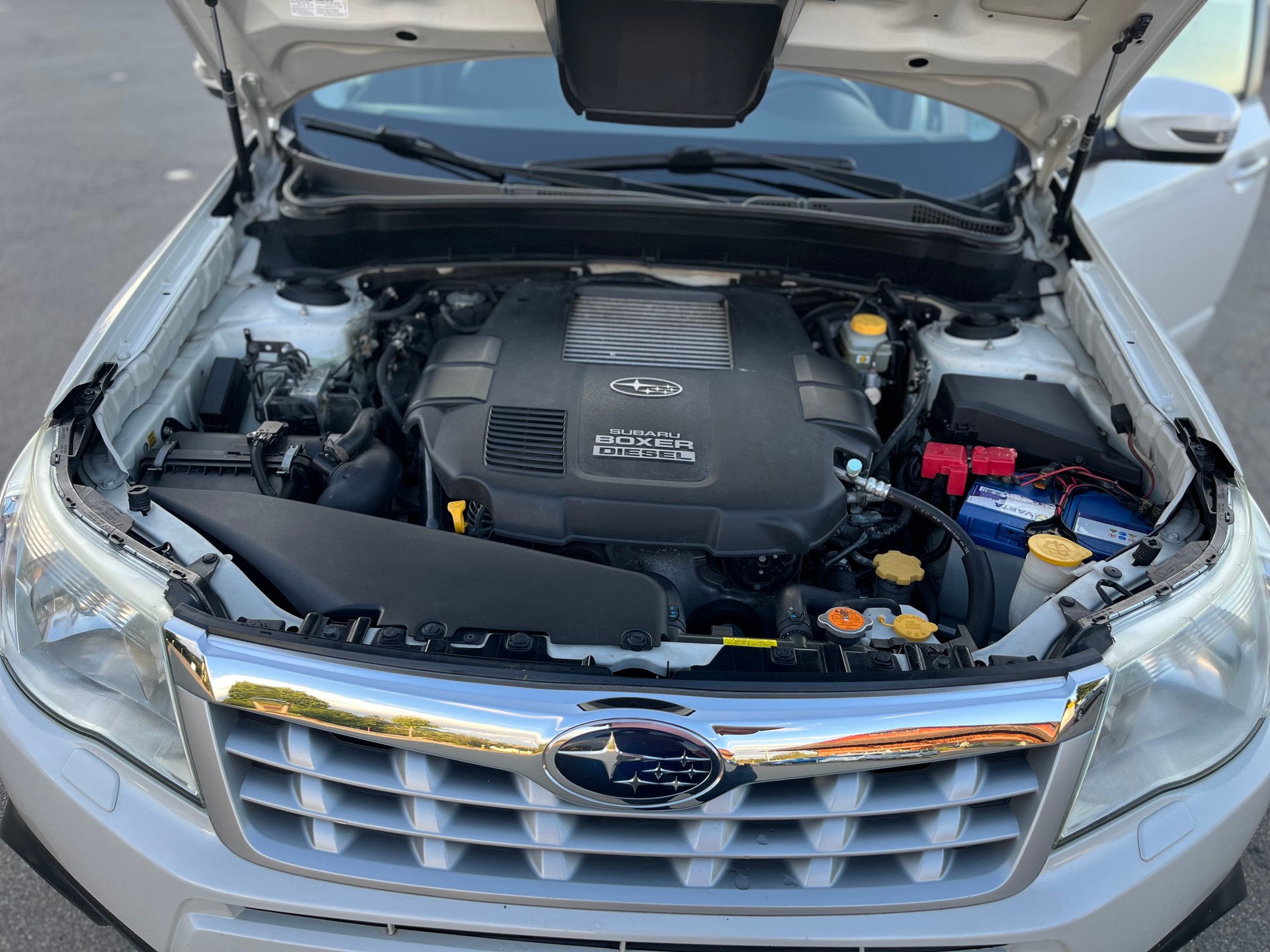 SUBARU Erste Hand Diesel mit Leder Sitz Jg.2013-image-10