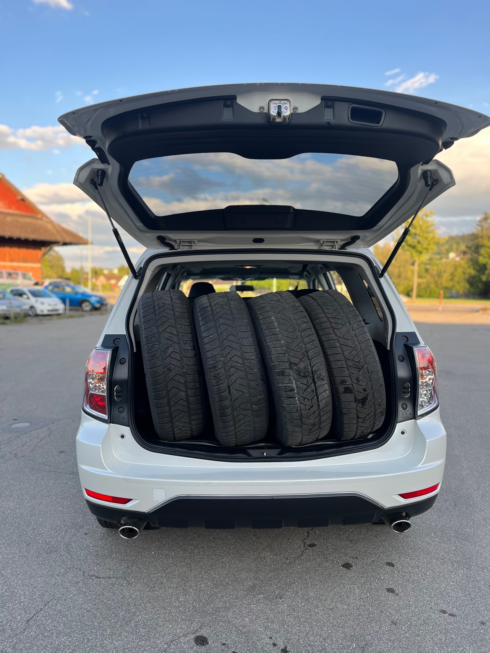 SUBARU Erste Hand Diesel mit Leder Sitz Jg.2013-image-8
