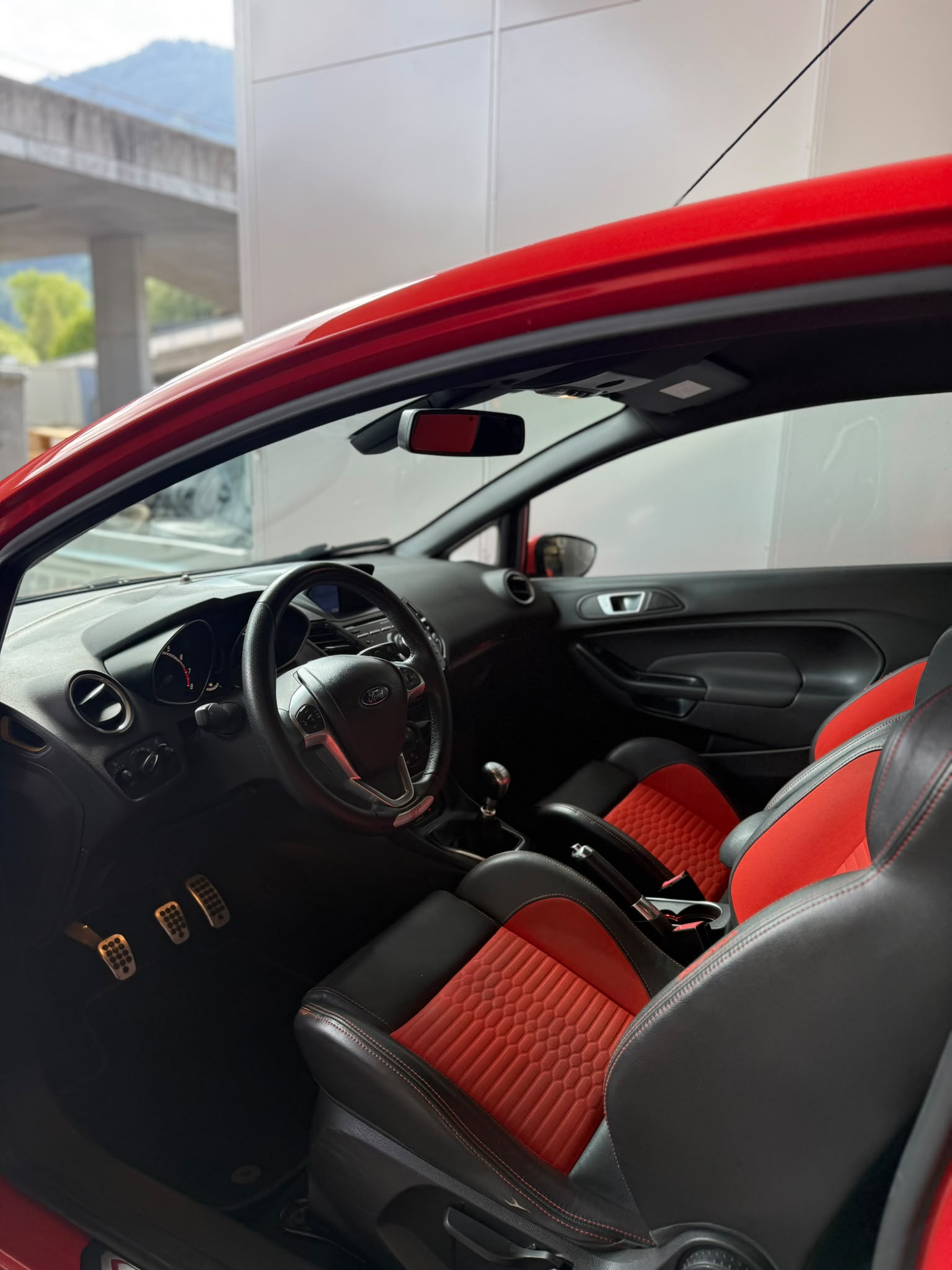 FORD Fiesta 1.6 SCTi ST-1-image-4