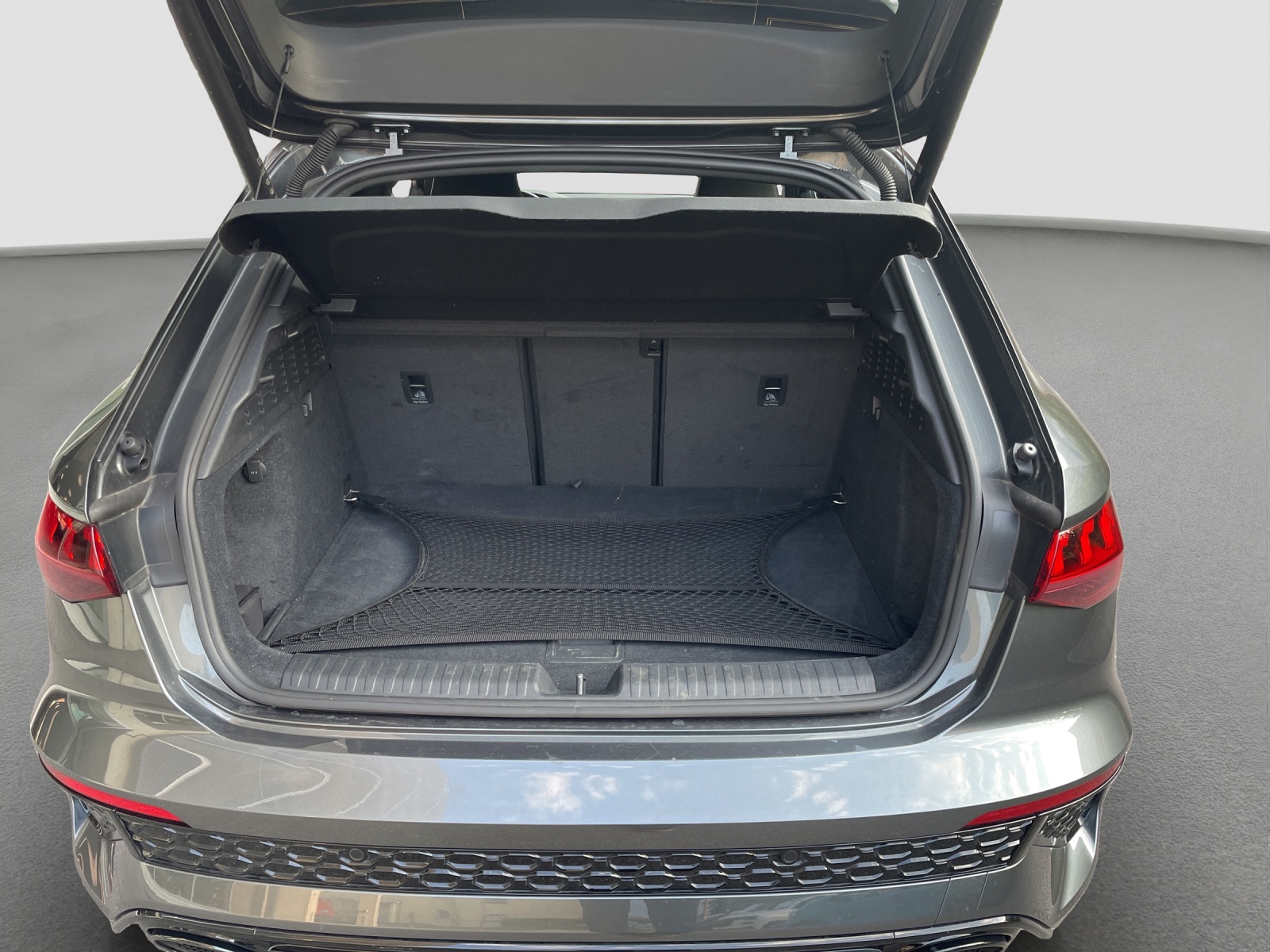 AUDI RS3 Sportback 2.5 TSI quattro S-tronic-image-9