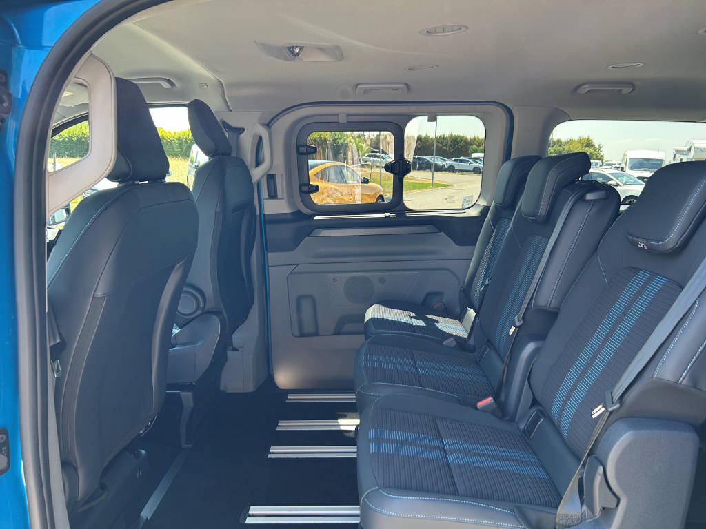 FORD Tourneo Custom Bus 340 L1 2.5 Duratec 233 Sport PHEV-image-17