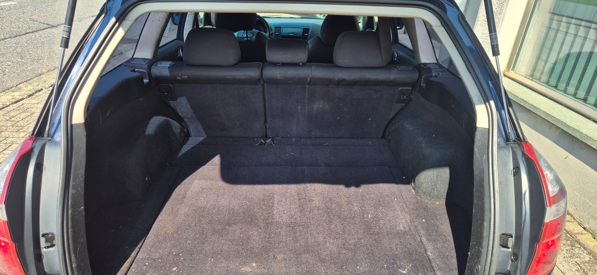 SUBARU Legacy 2.0R AWD Comfort-image-5