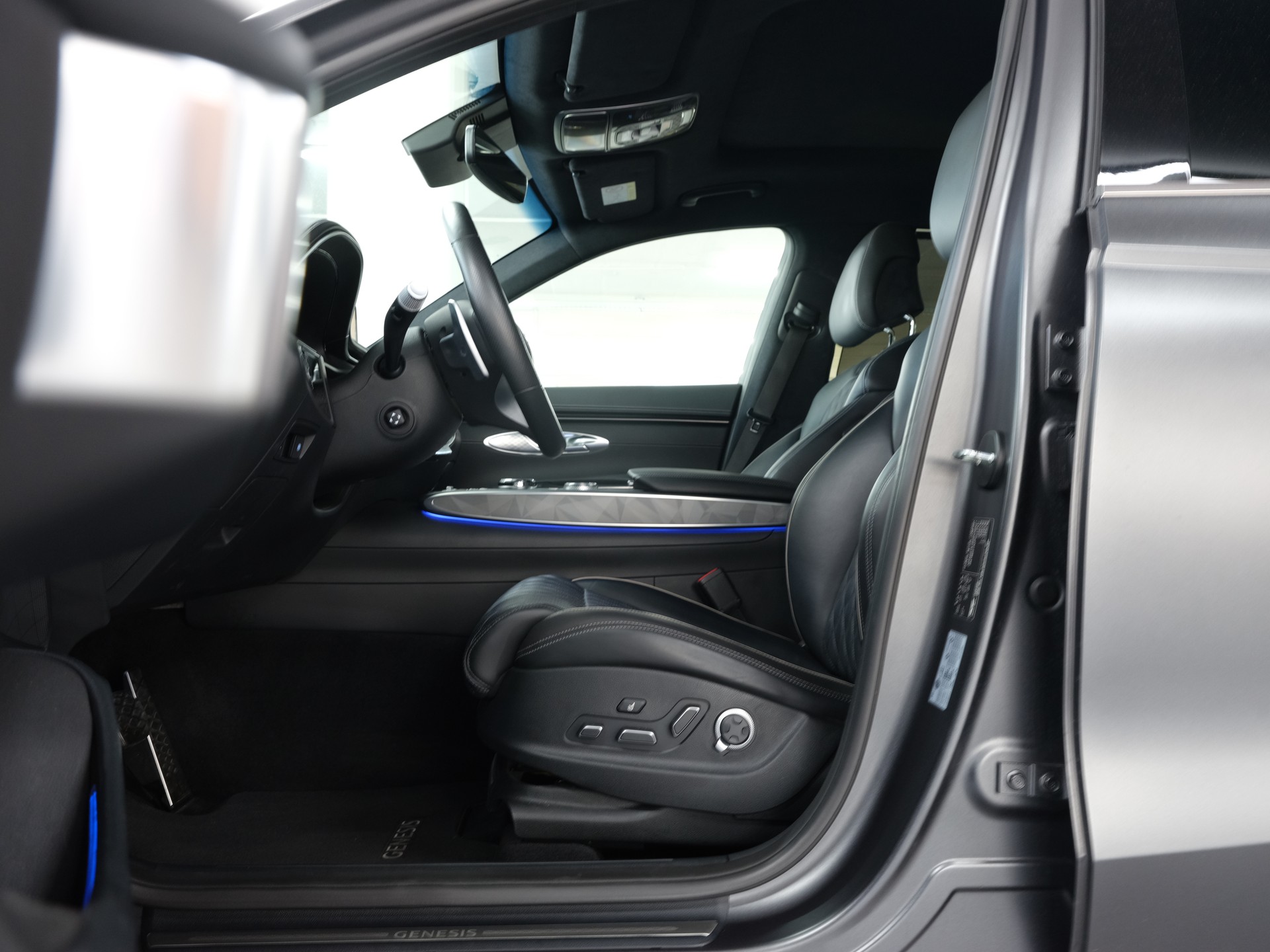 GENESIS GV70 2.2 CRDI Luxury AT8 AWD *Panorama* *360 Kamera* *Vollausstattung*-image-16