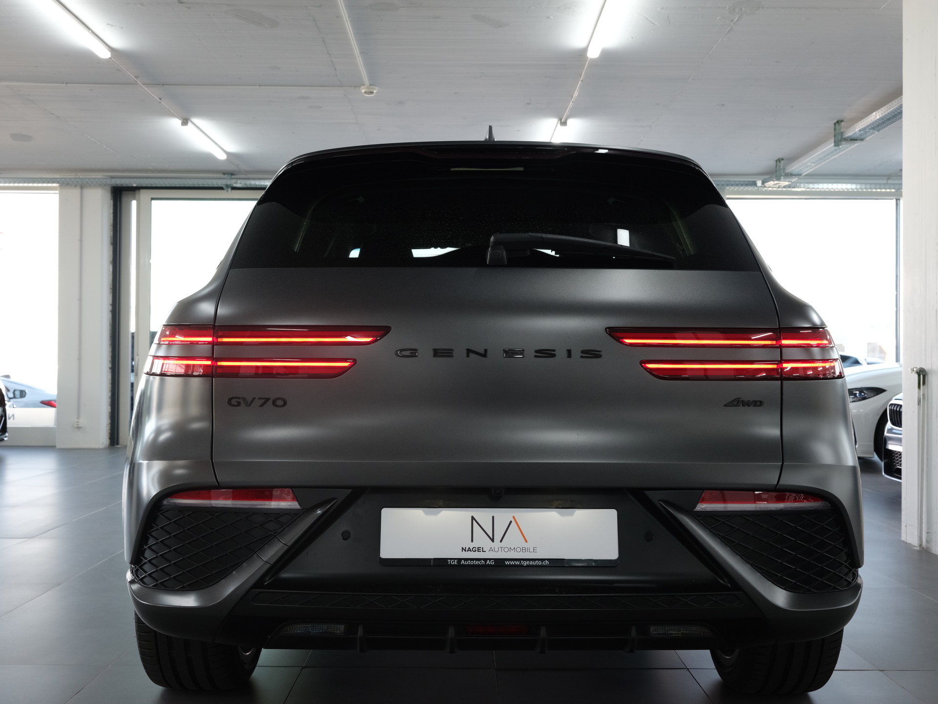 GENESIS GV70 2.2 CRDI Luxury AT8 AWD *Panorama* *360 Kamera* *Vollausstattung*-image-3