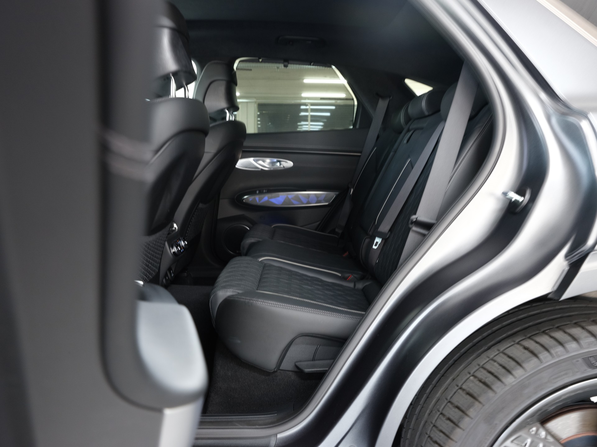 GENESIS GV70 2.2 CRDI Luxury AT8 AWD *Panorama* *360 Kamera* *Vollausstattung*-image-18