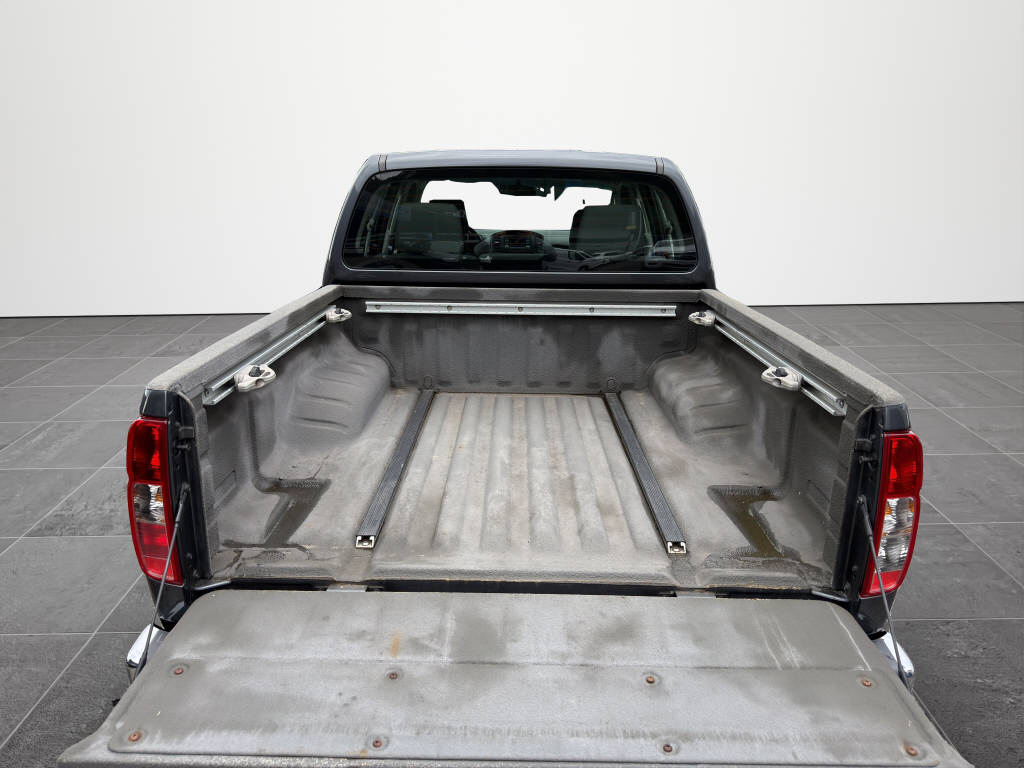 NISSAN Navara 2.5 dCi Double Cab SE-image-13