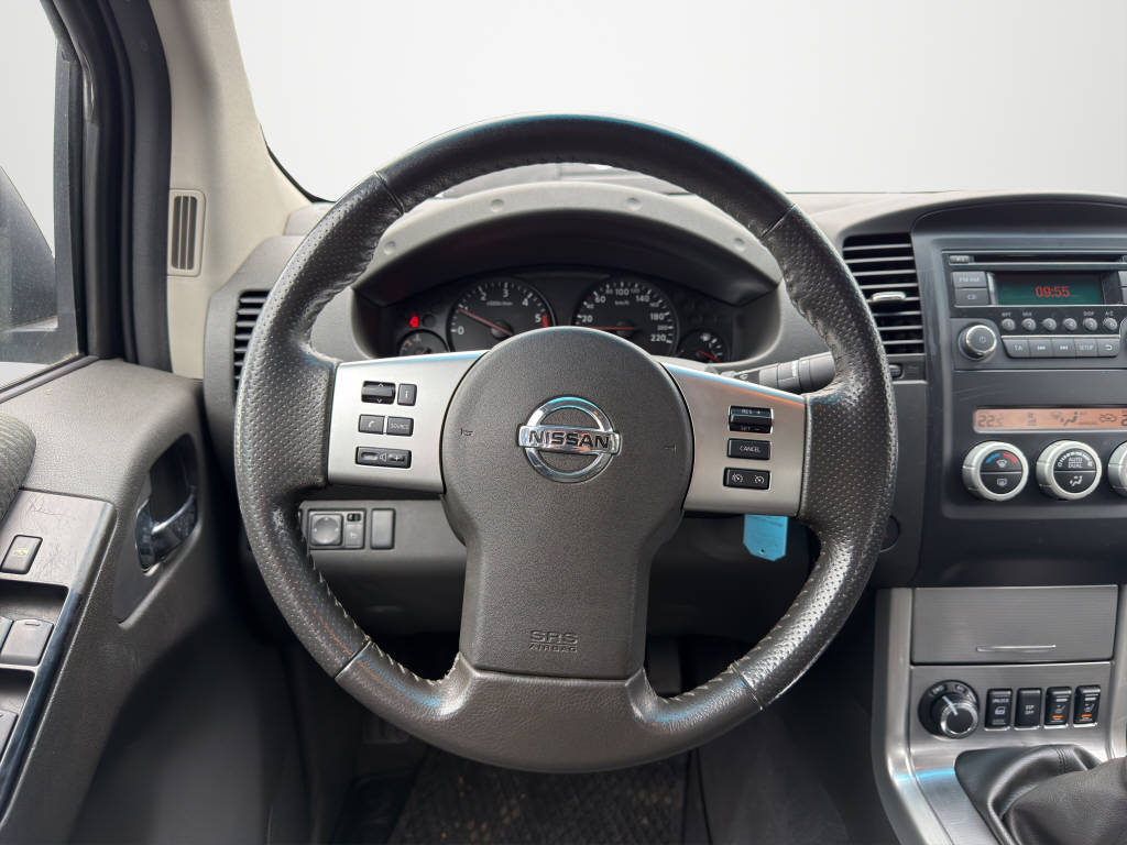 NISSAN Navara 2.5 dCi Double Cab SE-image-9