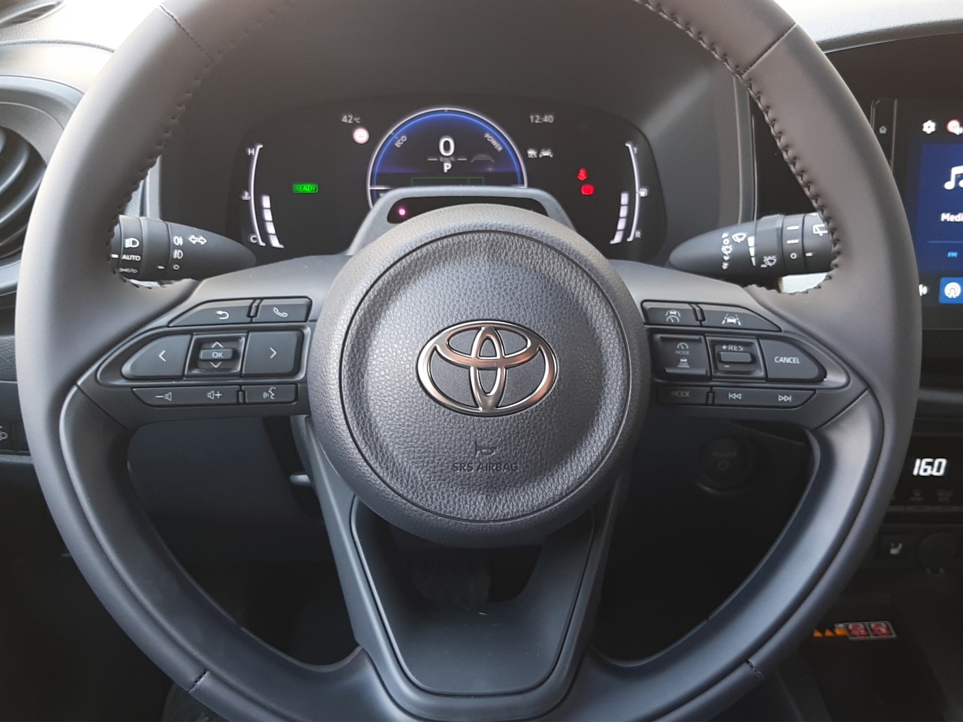 TOYOTA Aygo X 1.5 VVT-i HSD Comfort-image-10