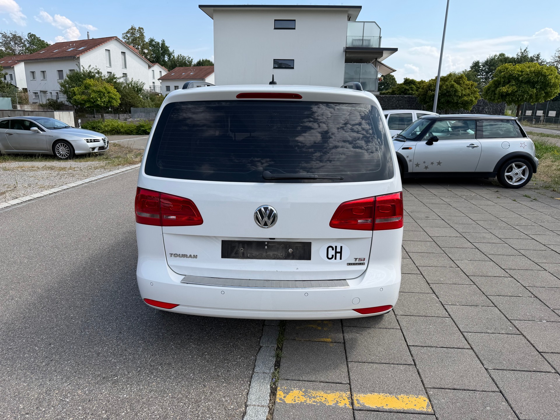 VW Touran 1.4 TSI EcoFuel Team DSG-image-4