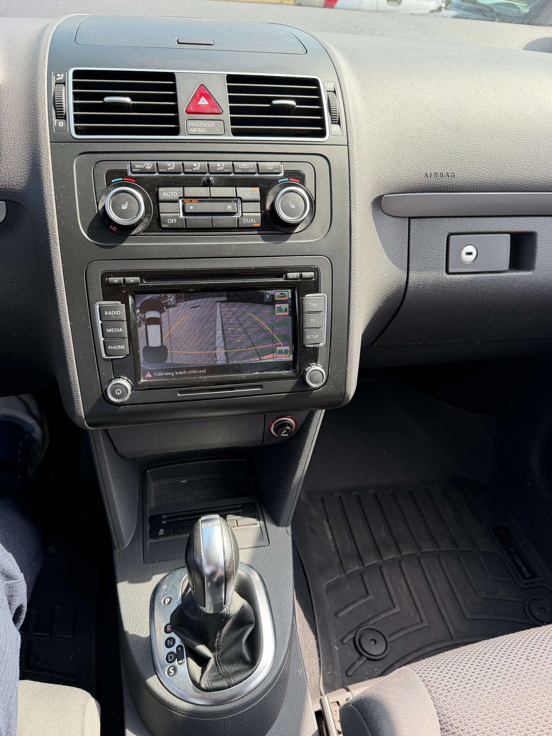 VW Touran 1.4 TSI EcoFuel Team DSG-image-7