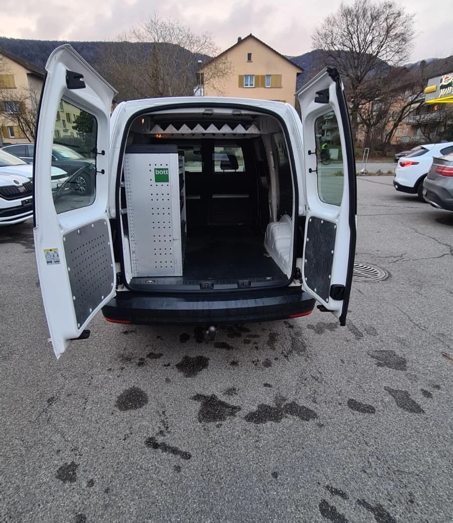 VW Caddy Maxi 2.0TDI 4Motion BlueMotion Technology ** Klimaanlage ** Anh-Kupplung ** Werkstatt-Einrichtung ** LTZ MFK 24.10.2024 **-image-7