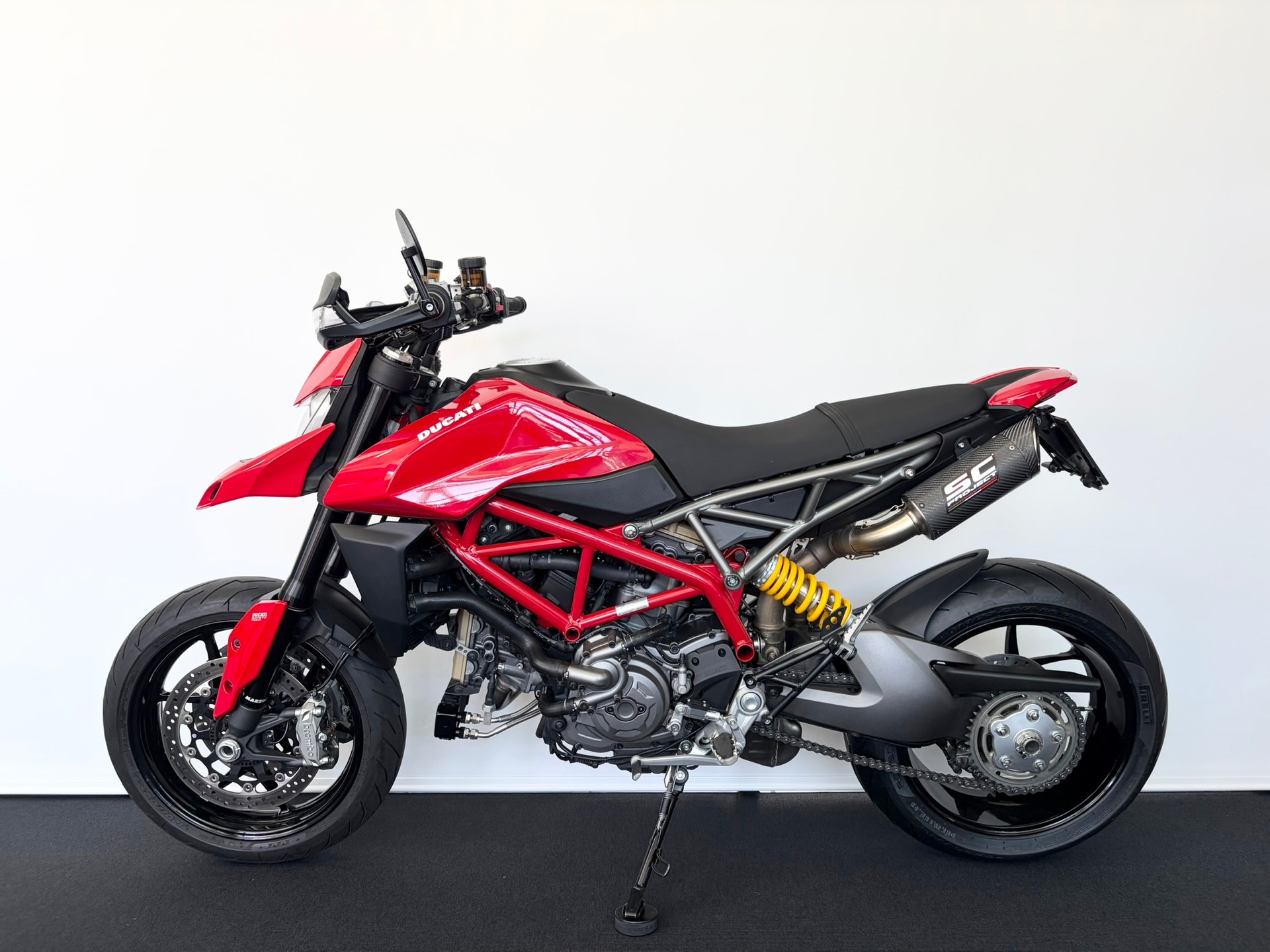 DUCATI Hypermotard 950-showroom-element-1