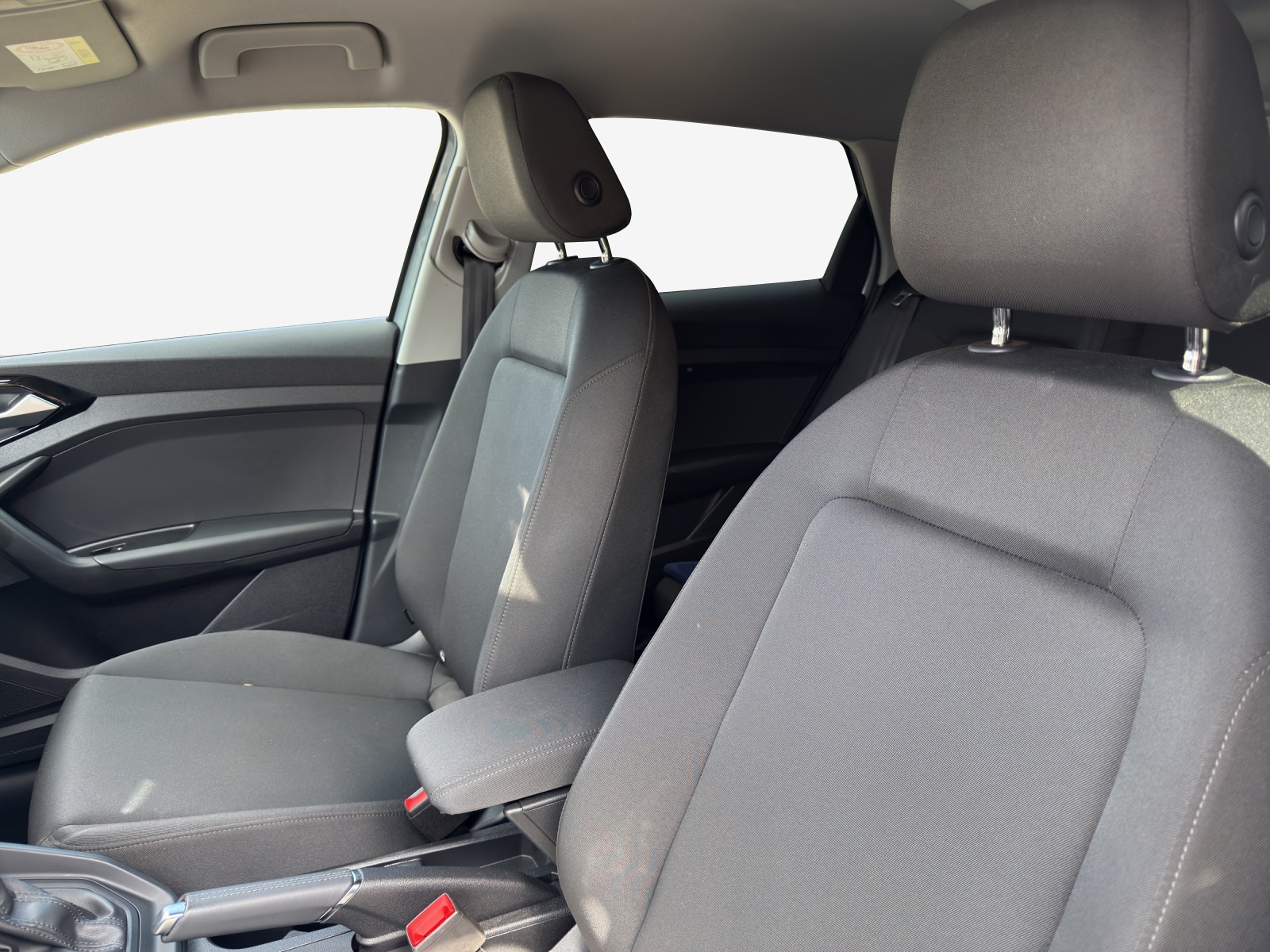 AUDI A1 Sportback 30 TFSI Attraction S-tronic-image-14