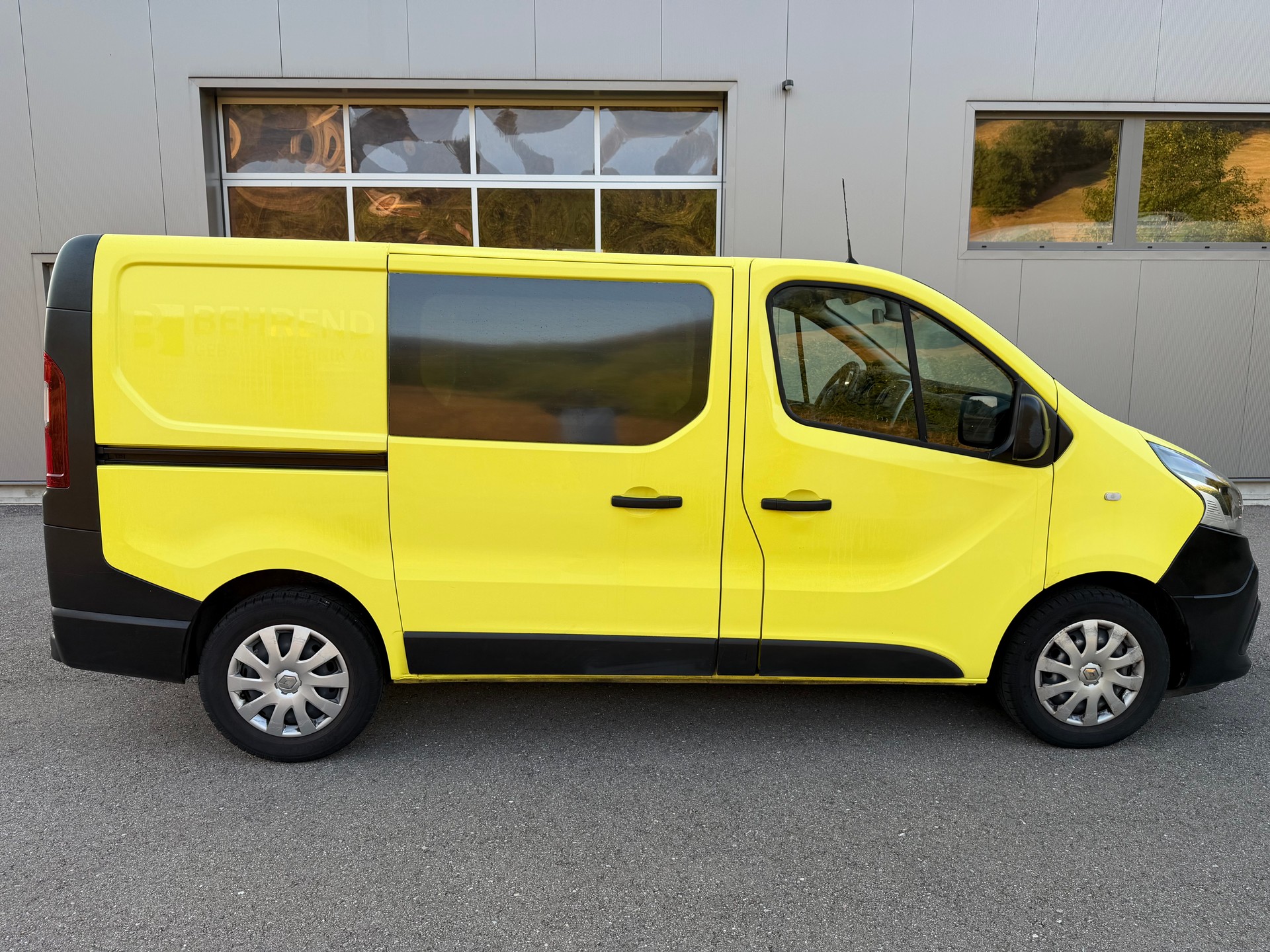 RENAULT Trafic 2.0 dCi 120 3.0t Business L1H1-image-3