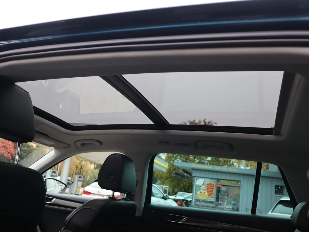 SKODA Superb Combi 2.0 TDi SportLine 4x4 DSG ** AHK ** Standheizung ** PR-Schiebedach ** Frisch ab MFK & Service**-image-12