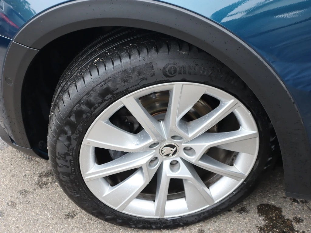 SKODA Superb Combi 2.0 TDi SportLine 4x4 DSG ** AHK ** Standheizung ** PR-Schiebedach ** Frisch ab MFK & Service**-image-14