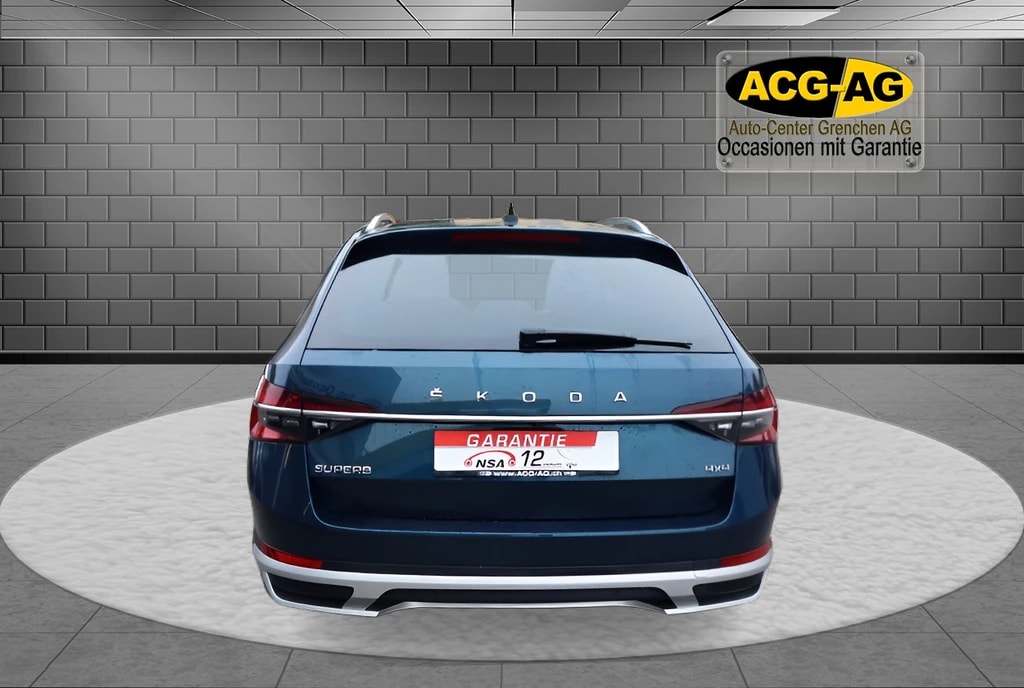 SKODA Superb Combi 2.0 TDi SportLine 4x4 DSG ** AHK ** Standheizung ** PR-Schiebedach ** Frisch ab MFK & Service**-image-4