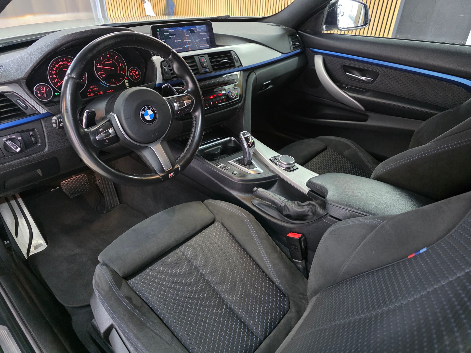 BMW 420d Coupé xDrive M-Sport Steptronic-image-7