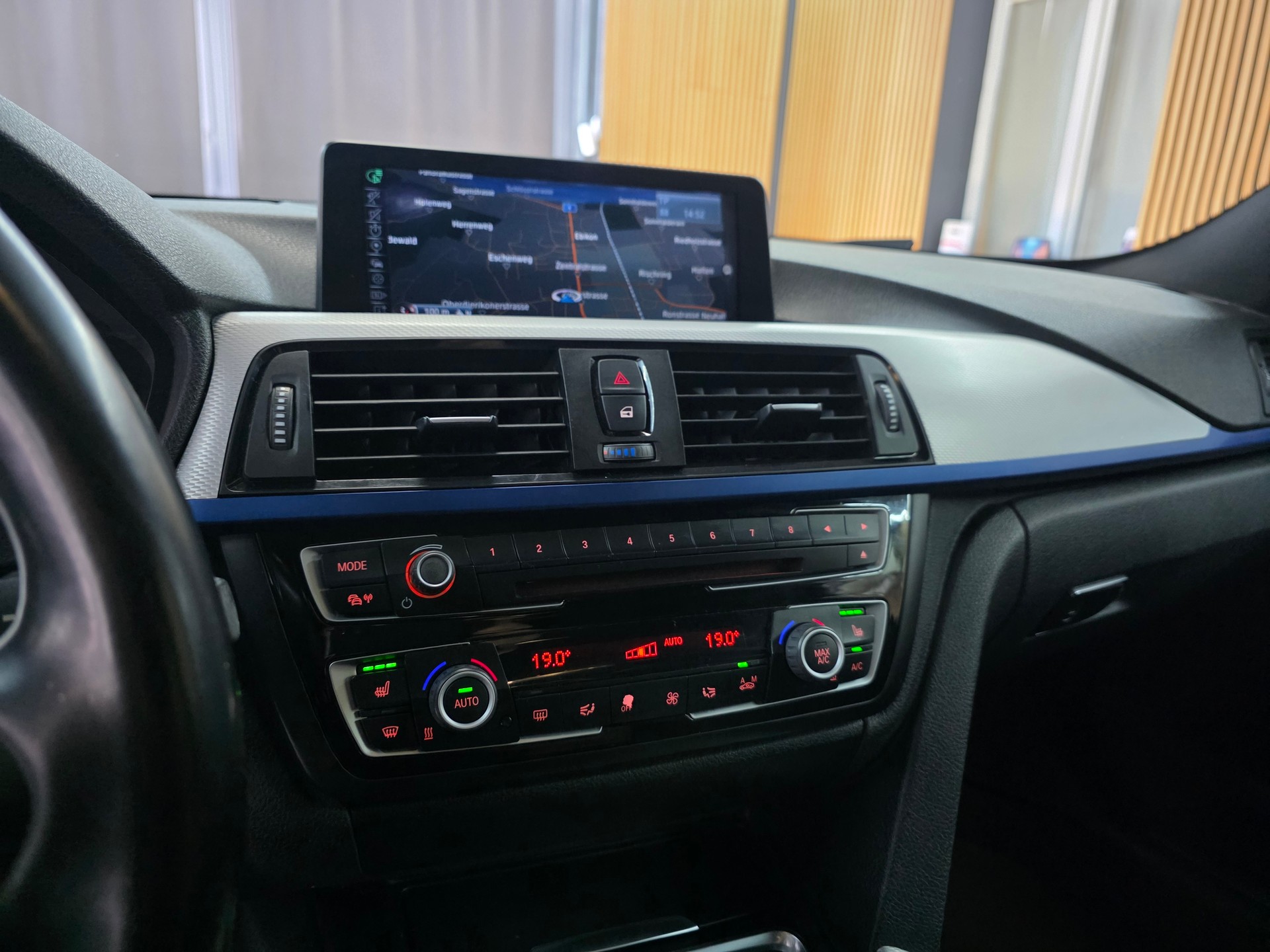 BMW 420d Coupé xDrive M-Sport Steptronic-image-11