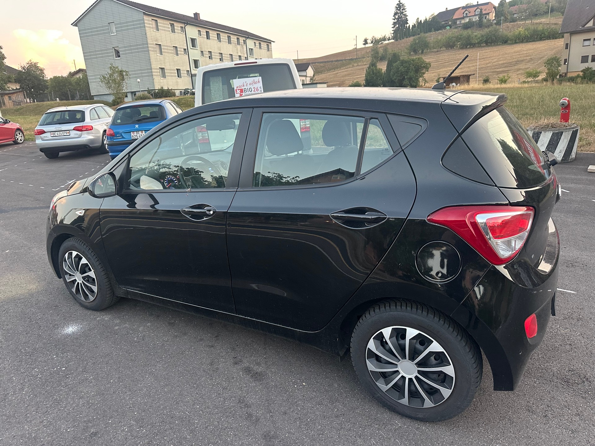 HYUNDAI i10 1.0 Amplia-image-1