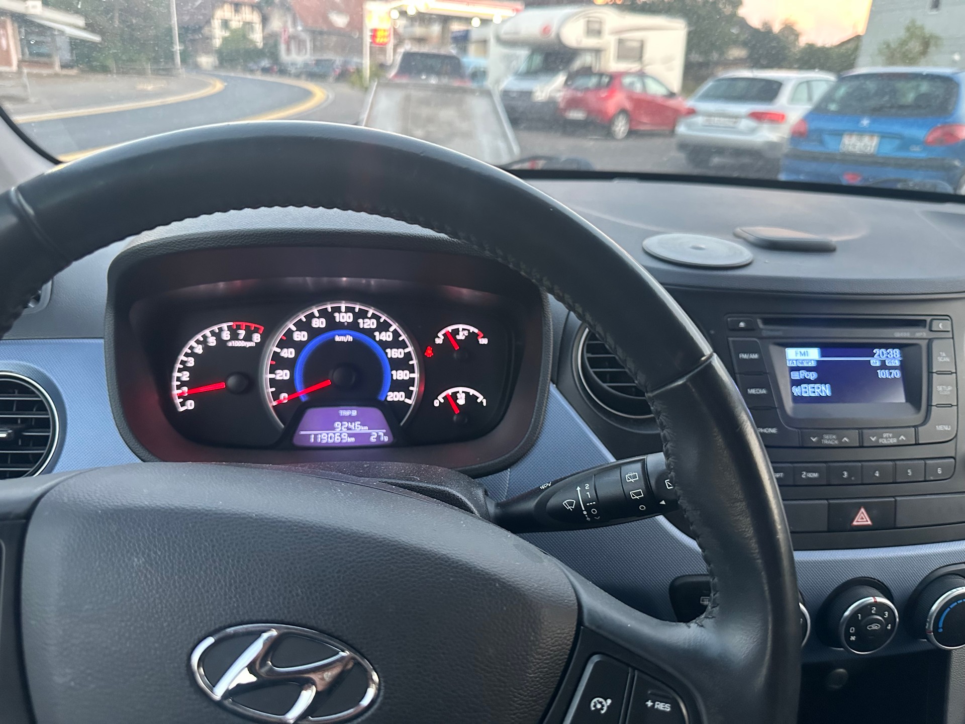 HYUNDAI i10 1.0 Amplia-image-5