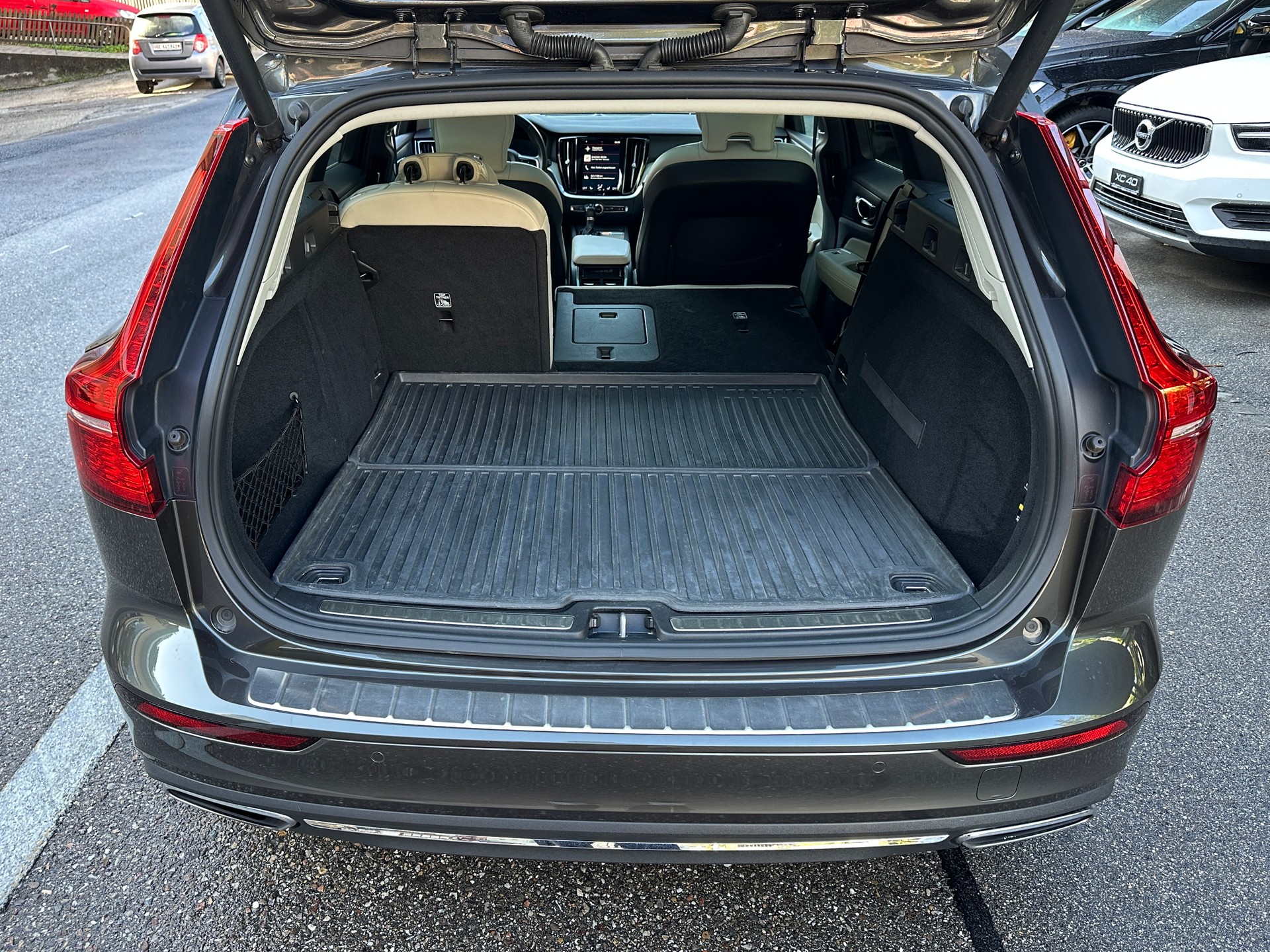 VOLVO V60 T6 AWD Inscription Geartronic-image-14