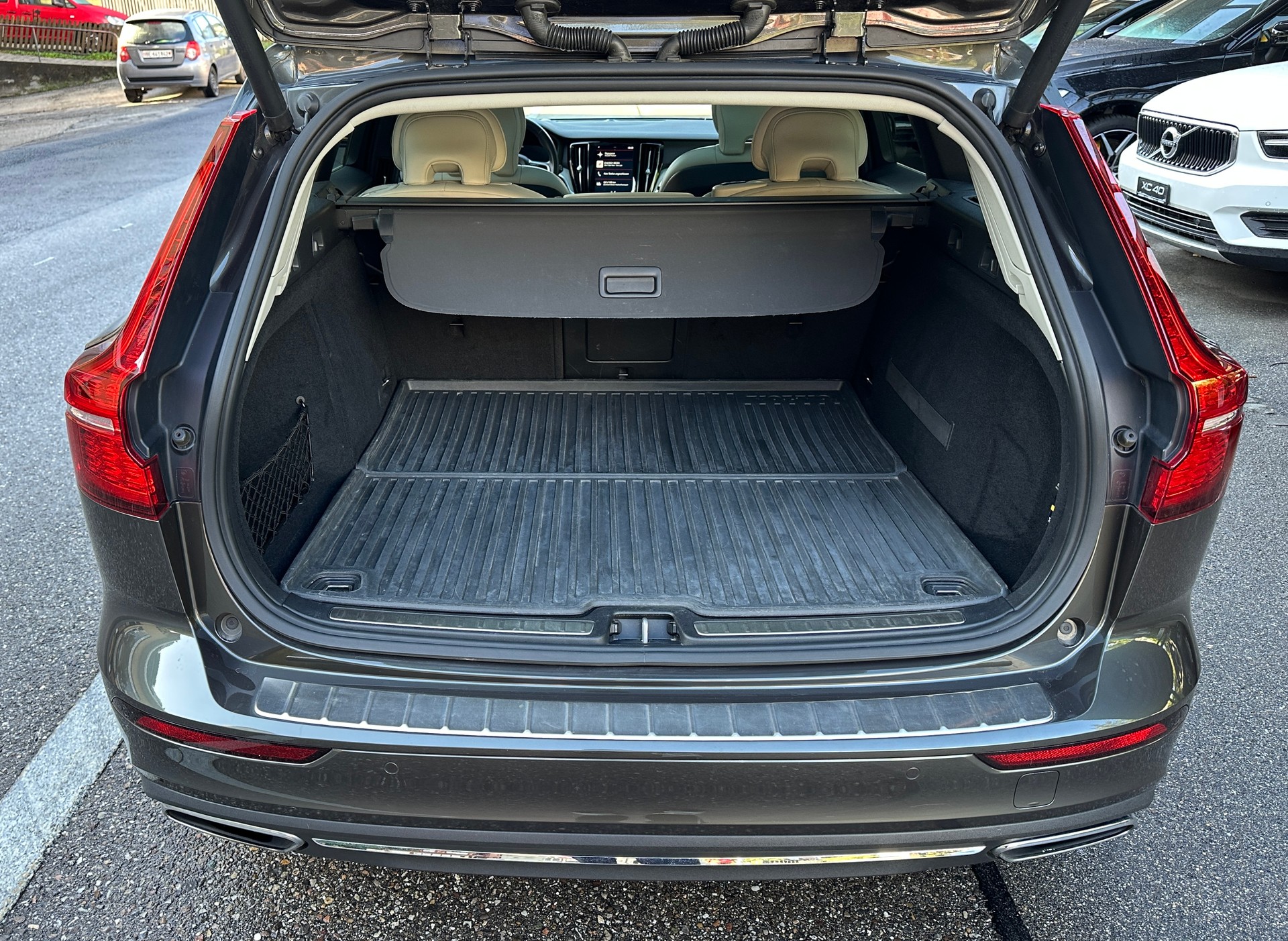 VOLVO V60 T6 AWD Inscription Geartronic-image-13