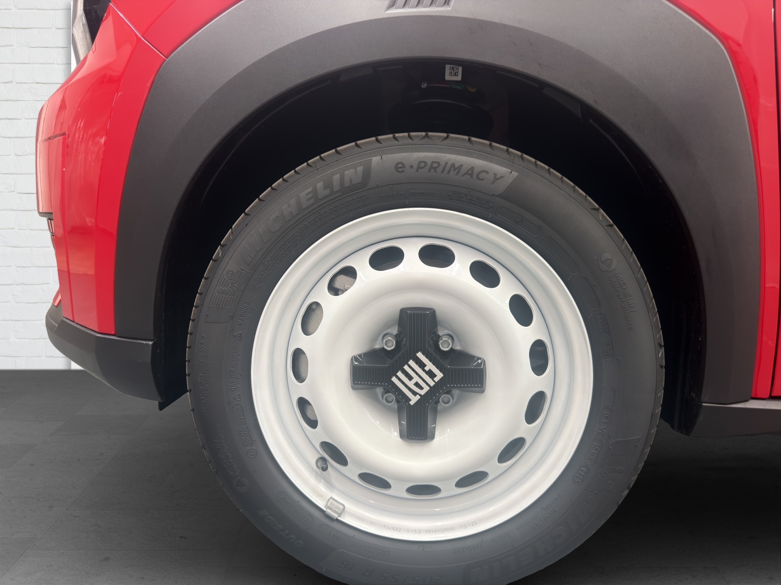 FIAT Grande Panda Red BEV-image-5