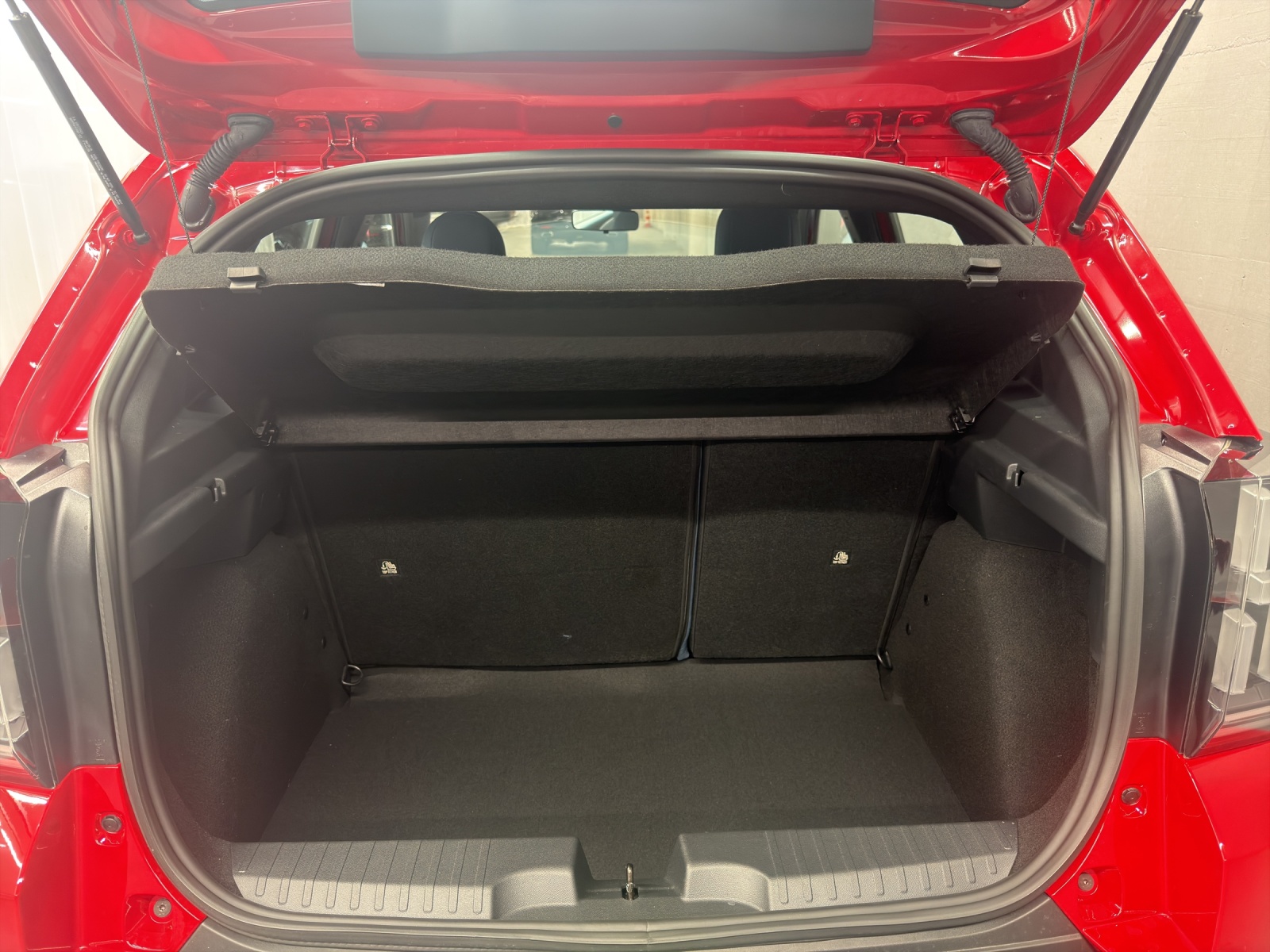 FIAT Grande Panda Red BEV-image-10