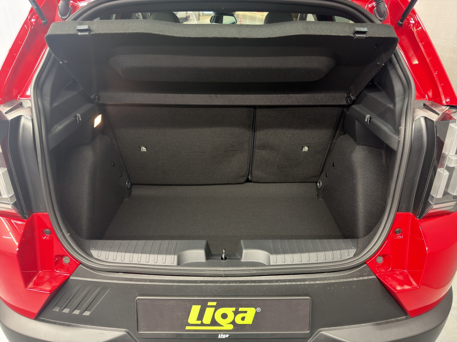 FIAT Grande Panda Red BEV-image-10