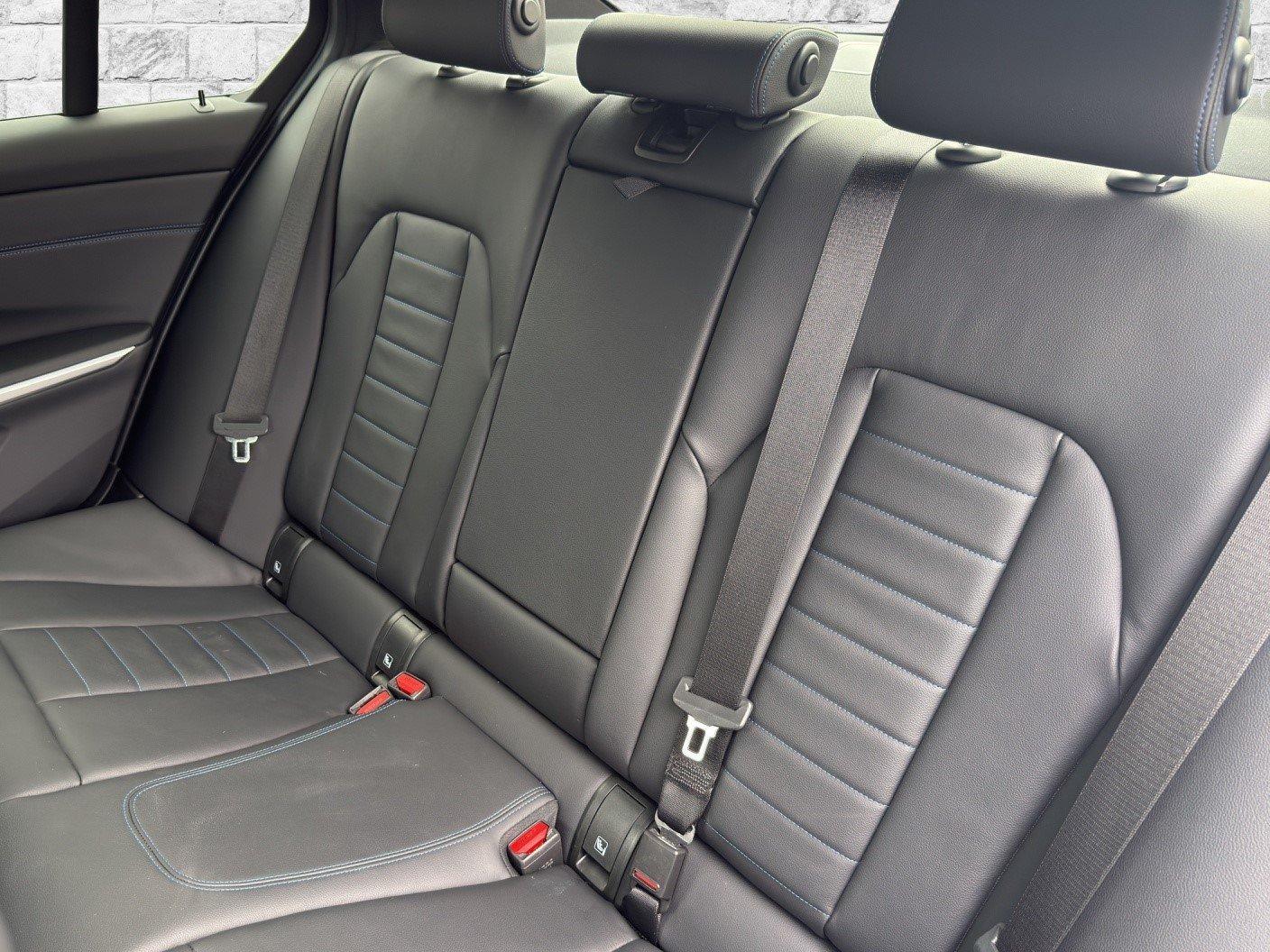 BMW 320d xDrive M Sport-image-15
