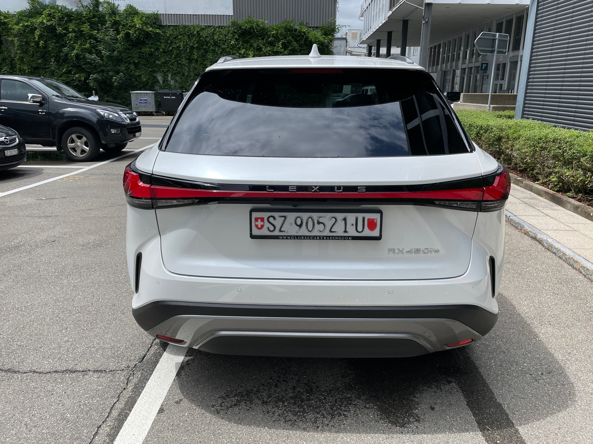 LEXUS RX 450h+ Ecxellence PHEV AWD CVT-image-4
