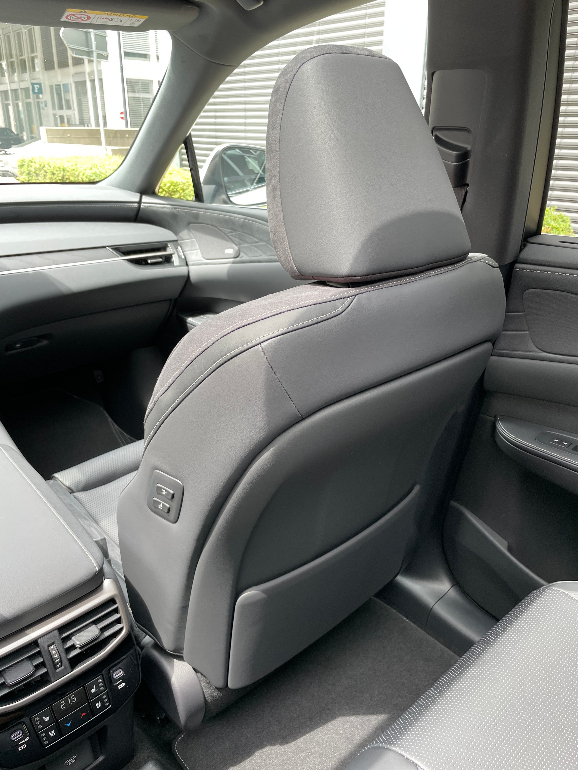 LEXUS RX 450h+ Ecxellence PHEV AWD CVT-image-16
