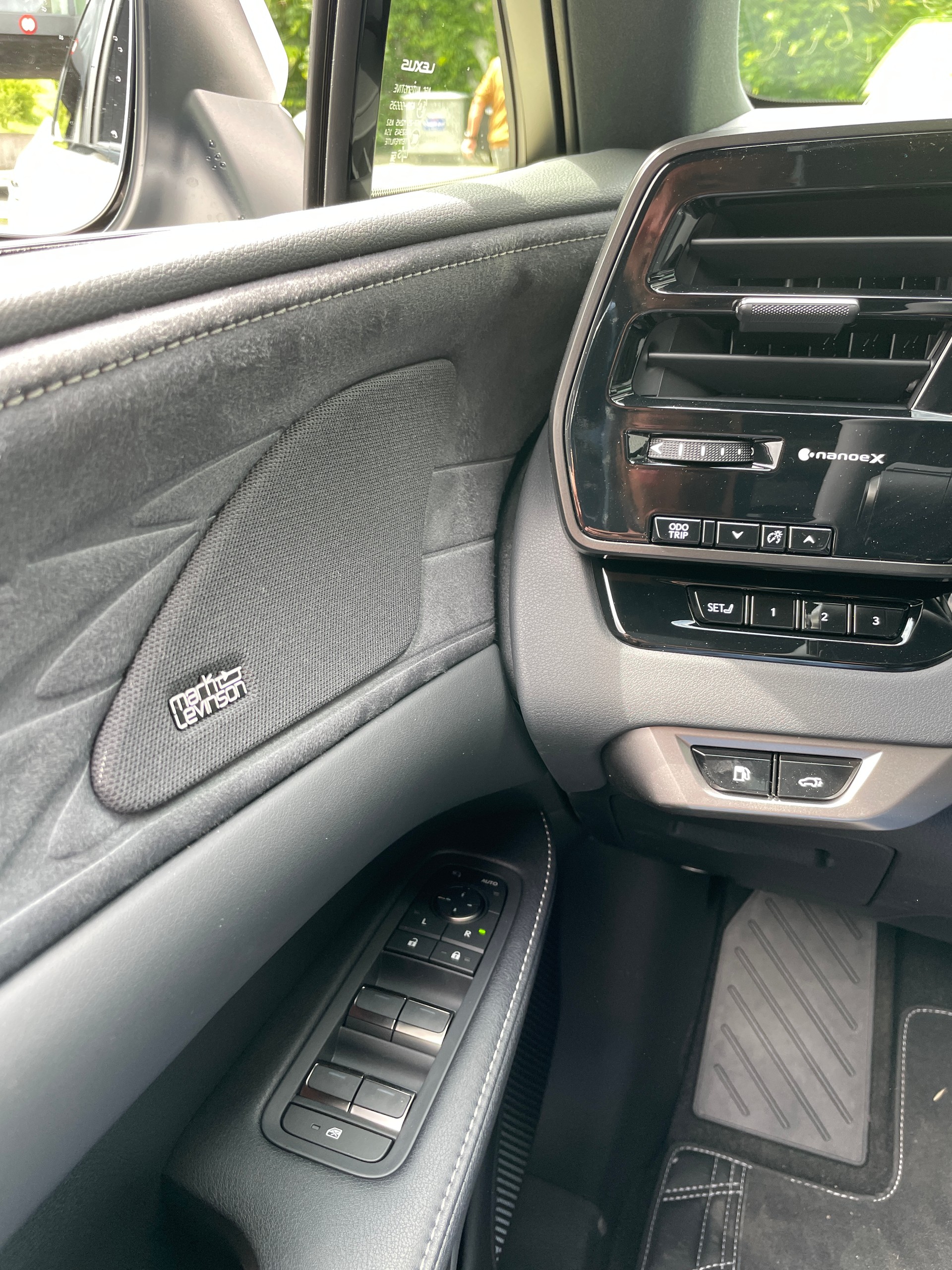LEXUS RX 450h+ Ecxellence PHEV AWD CVT-image-22
