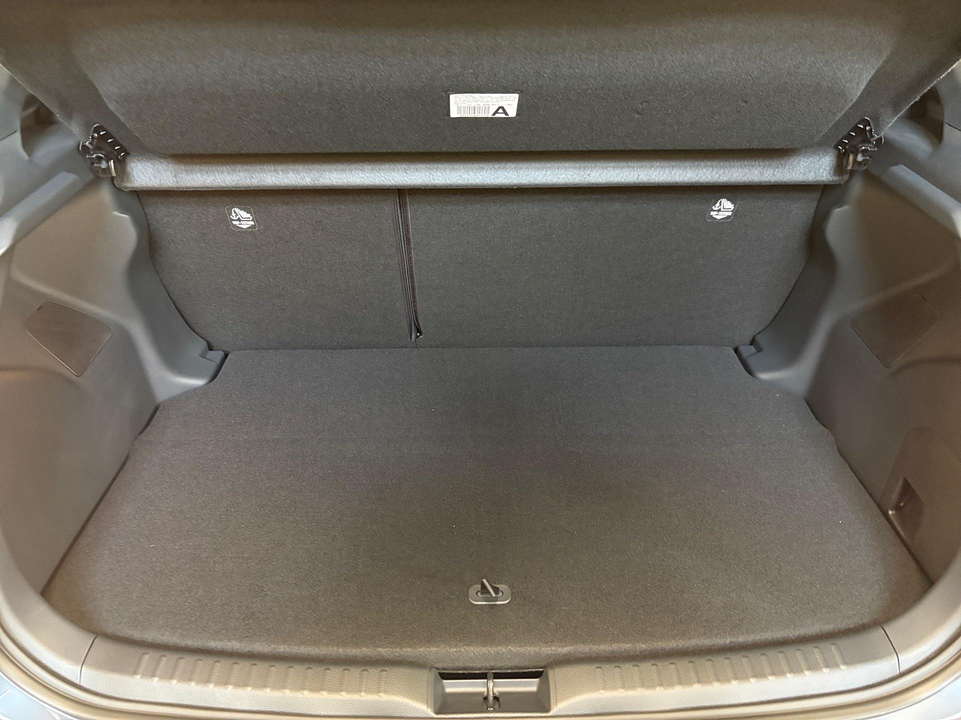 TOYOTA Yaris 1.5 GR Sport e-CVT-image-10