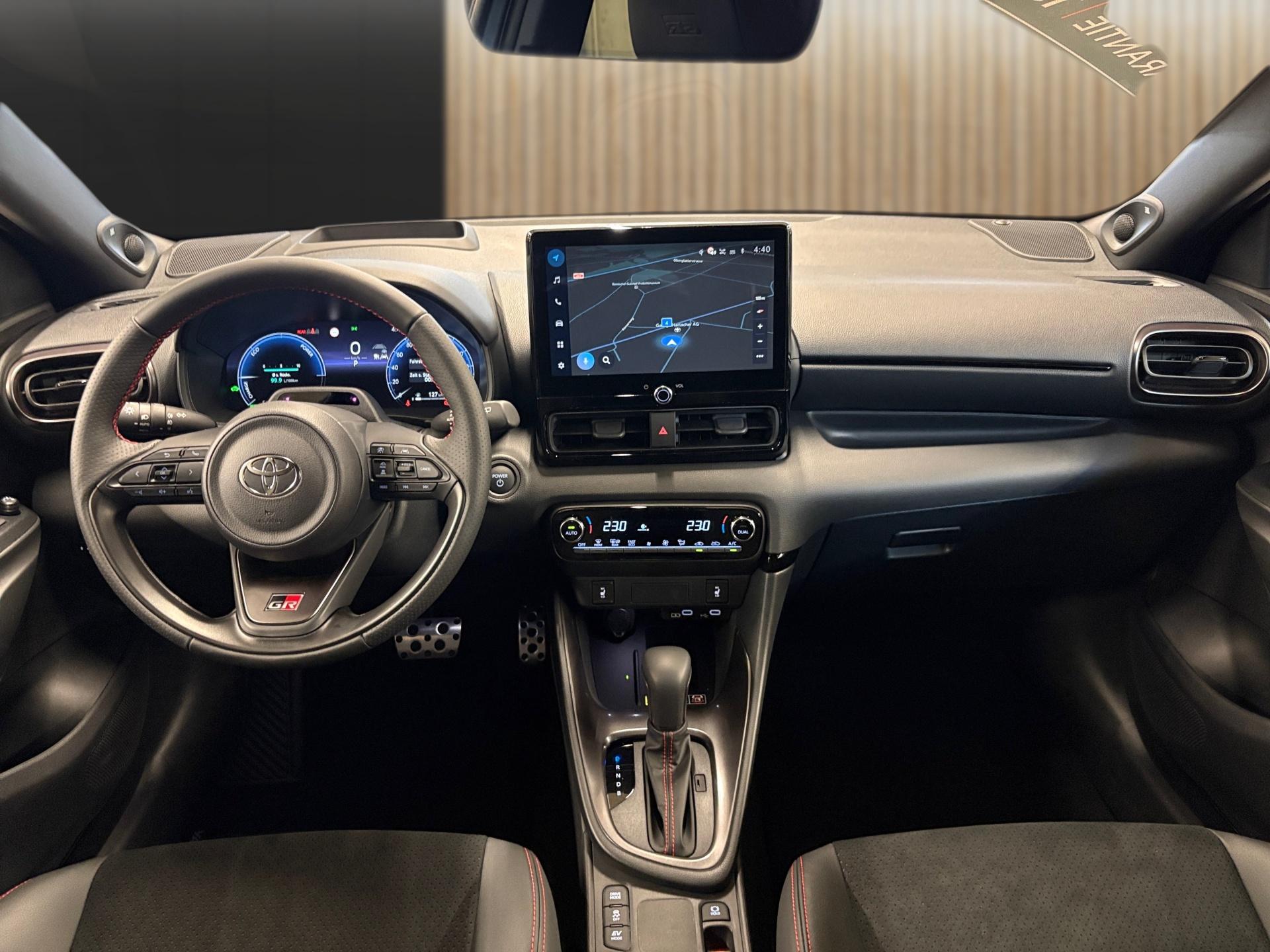 TOYOTA Yaris 1.5 GR Sport e-CVT-image-13