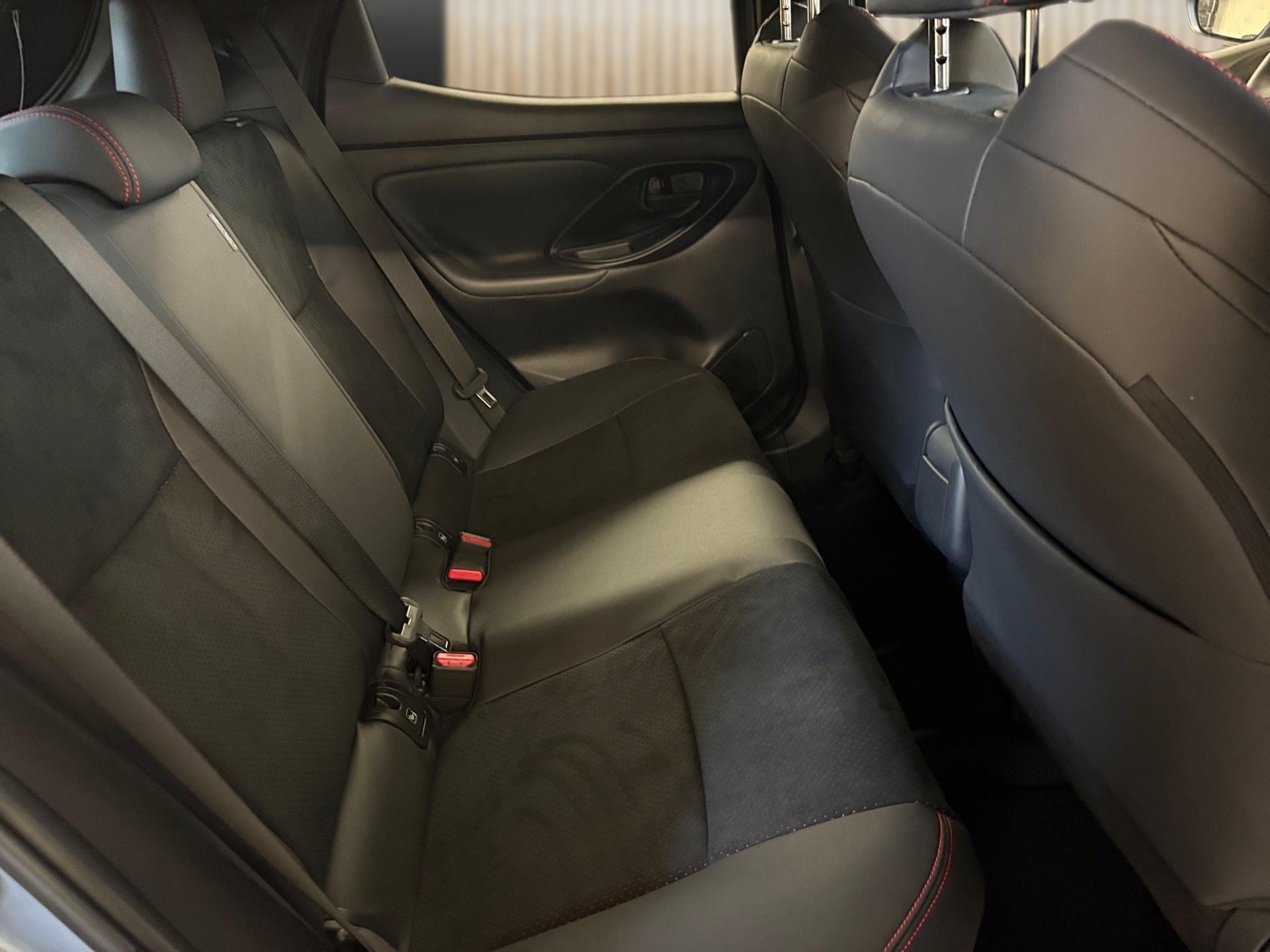 TOYOTA Yaris 1.5 GR Sport e-CVT-image-14