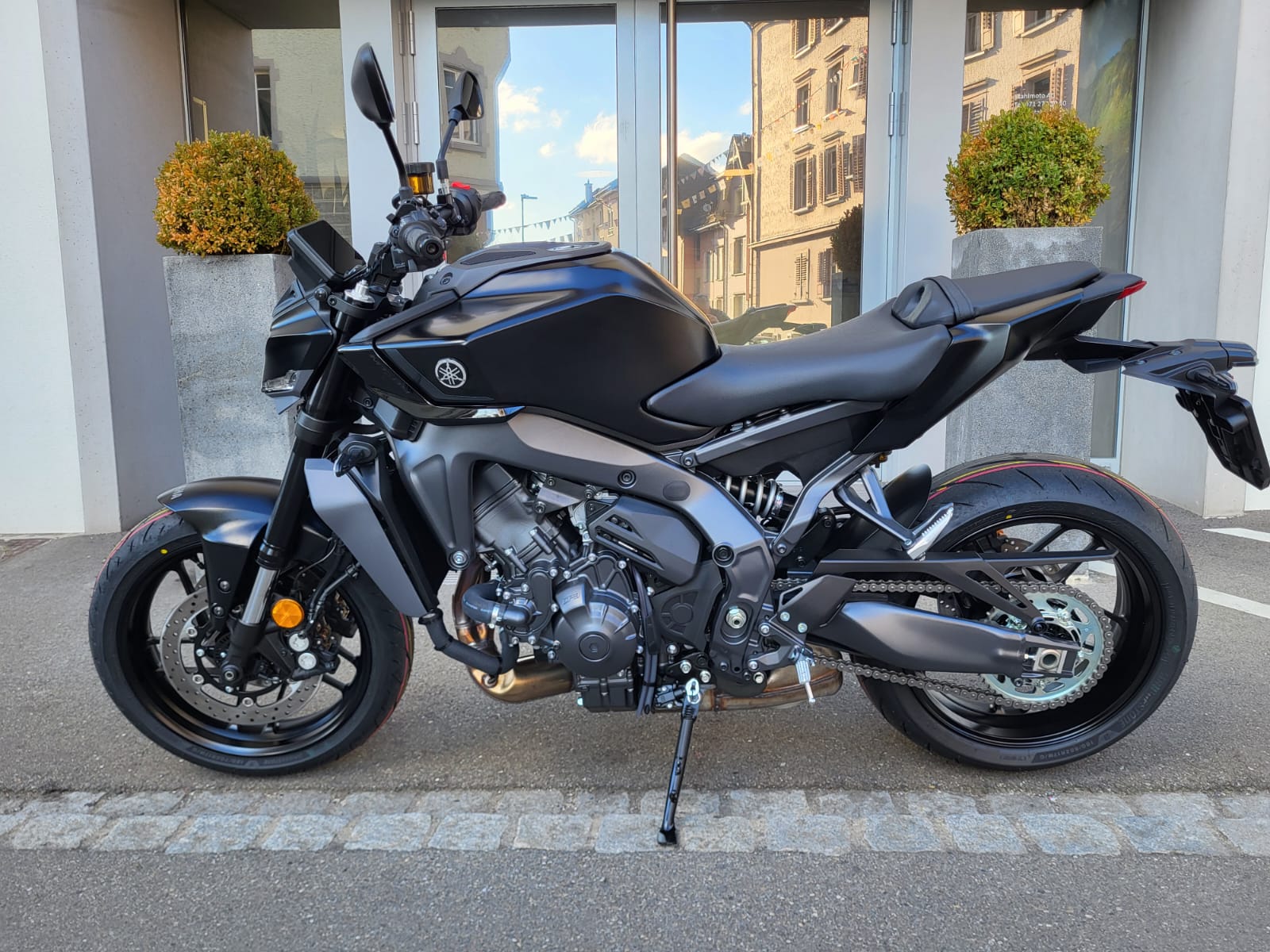 YAMAHA MT-09 Y-AMT-showroom-element-3