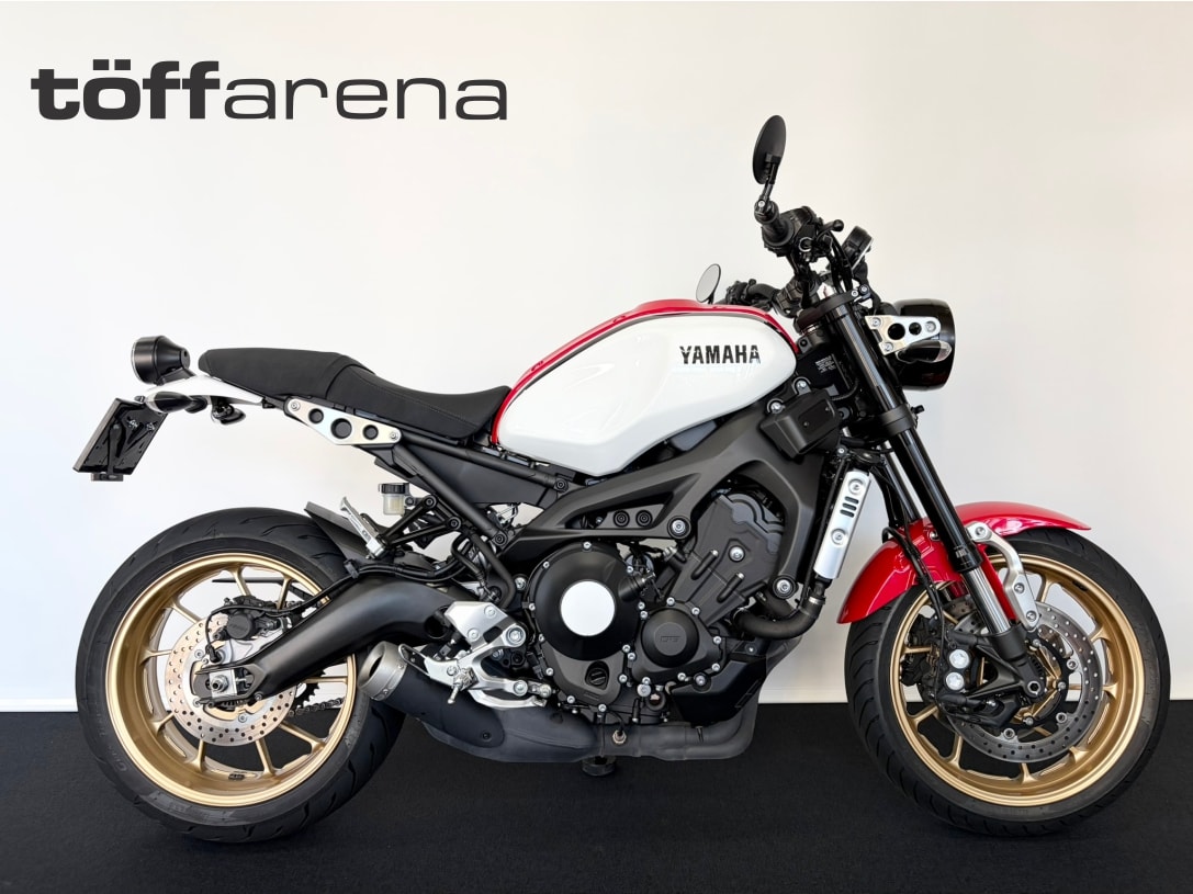 YAMAHA XSR 900